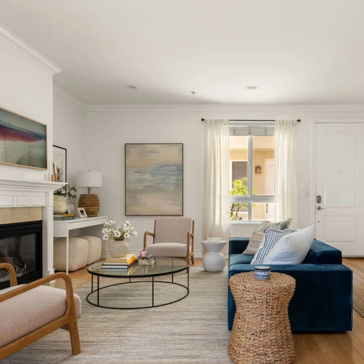 🗣️ Amazing deal for a westside condo and it&rsquo;s open tomorrow! 

Open House Sunday 9/28 1-4pm 

11428 National Blvd Unit 101
3 bed | 3 bath | 2,012 sq ft 
Offered at $1,295,000

Recently remodeled kitchen with storage and light, expansive living