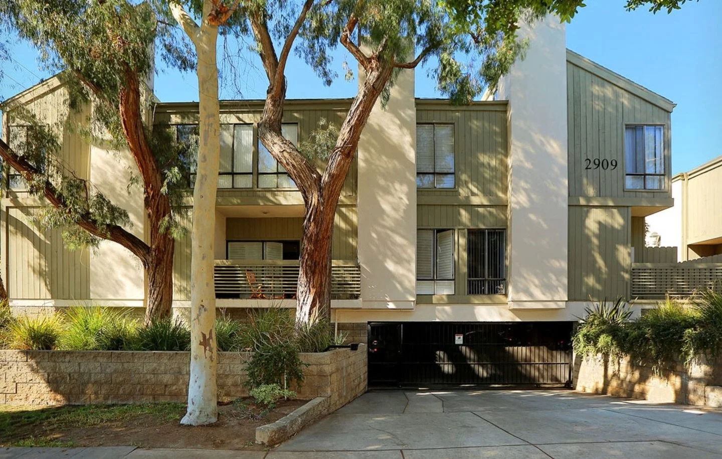 Helped some friends secure a lovely Santa Monica condo for lease! This one was about to move fasttt&hellip; so we moved faster and negotiated better terms to seal the deal. So excited for them as they start this new chapter! 

You may not necessarily