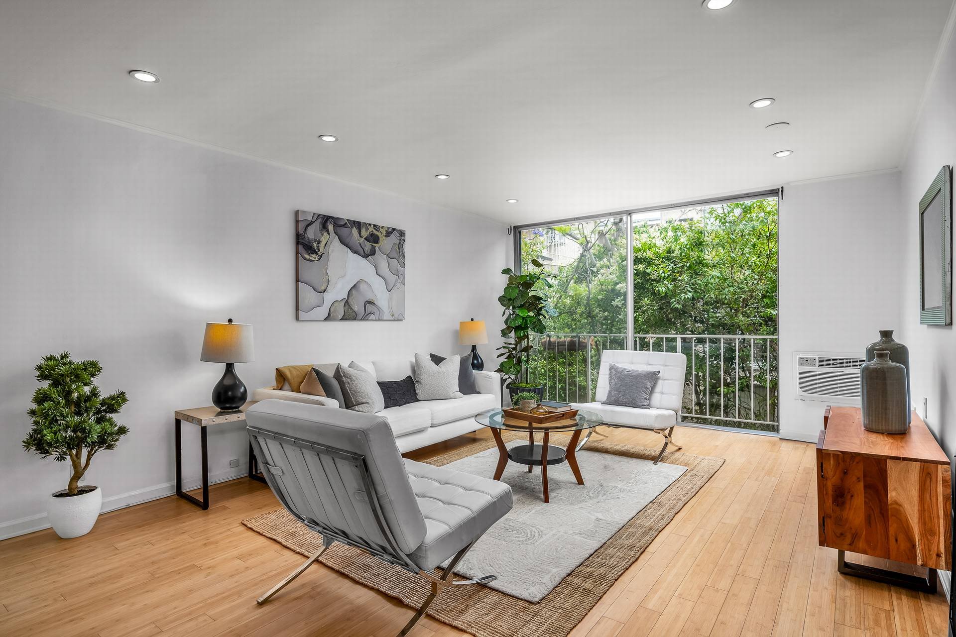 6 - 11645 Montana Ave 4-.jpg