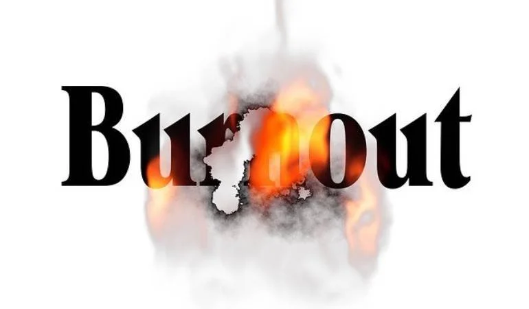 Metodo Wim Hof e burnout: gestire lo stress da lavoro (con onestà)