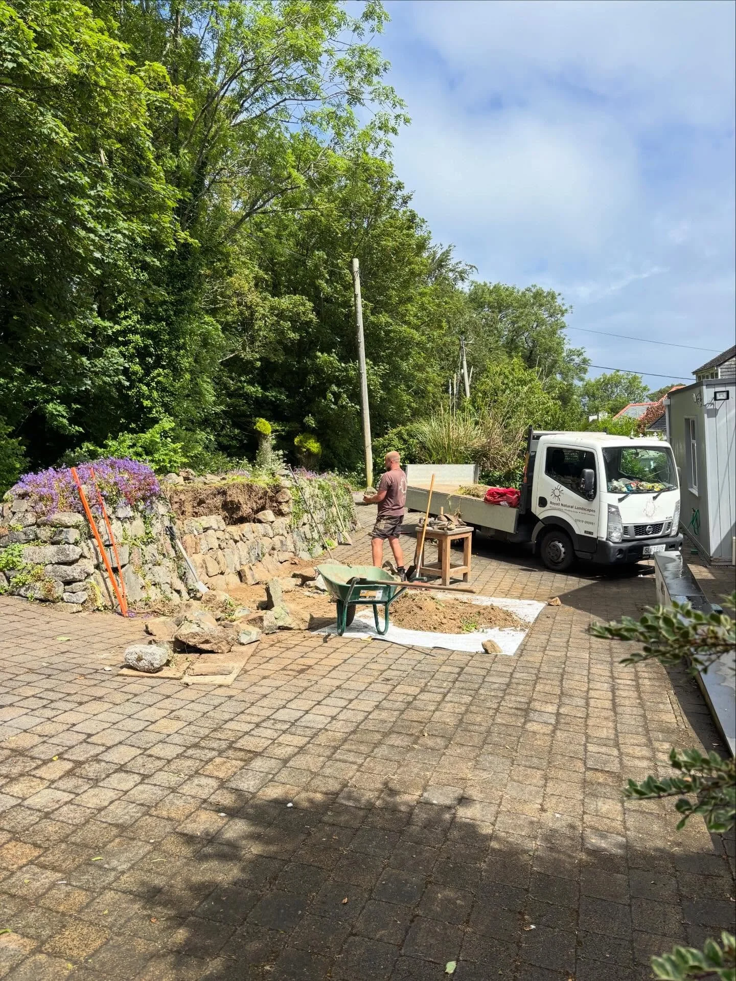 VERNACULAR HEDGE REPAIRS

Quick day repair to a failed elvin and field granite hedge in Carbis Bay. We stripped out and patched this hedge in a sympathetic repair, where we were considerate of local styles and historic usage.

Happy customers!