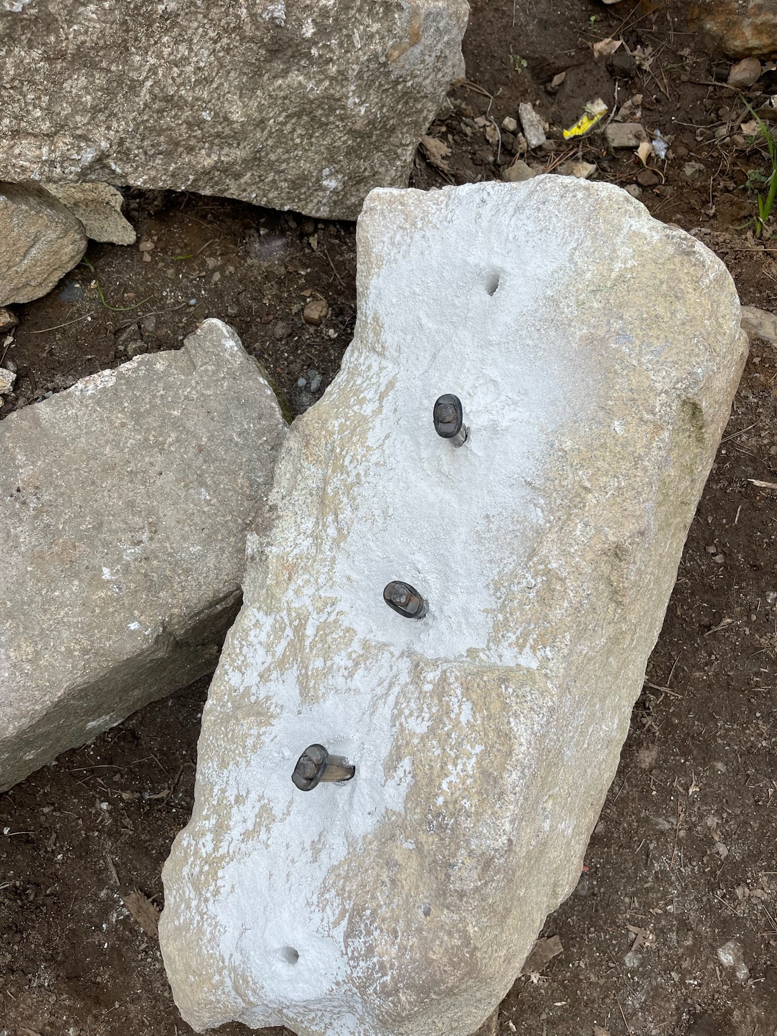 Splitting granite