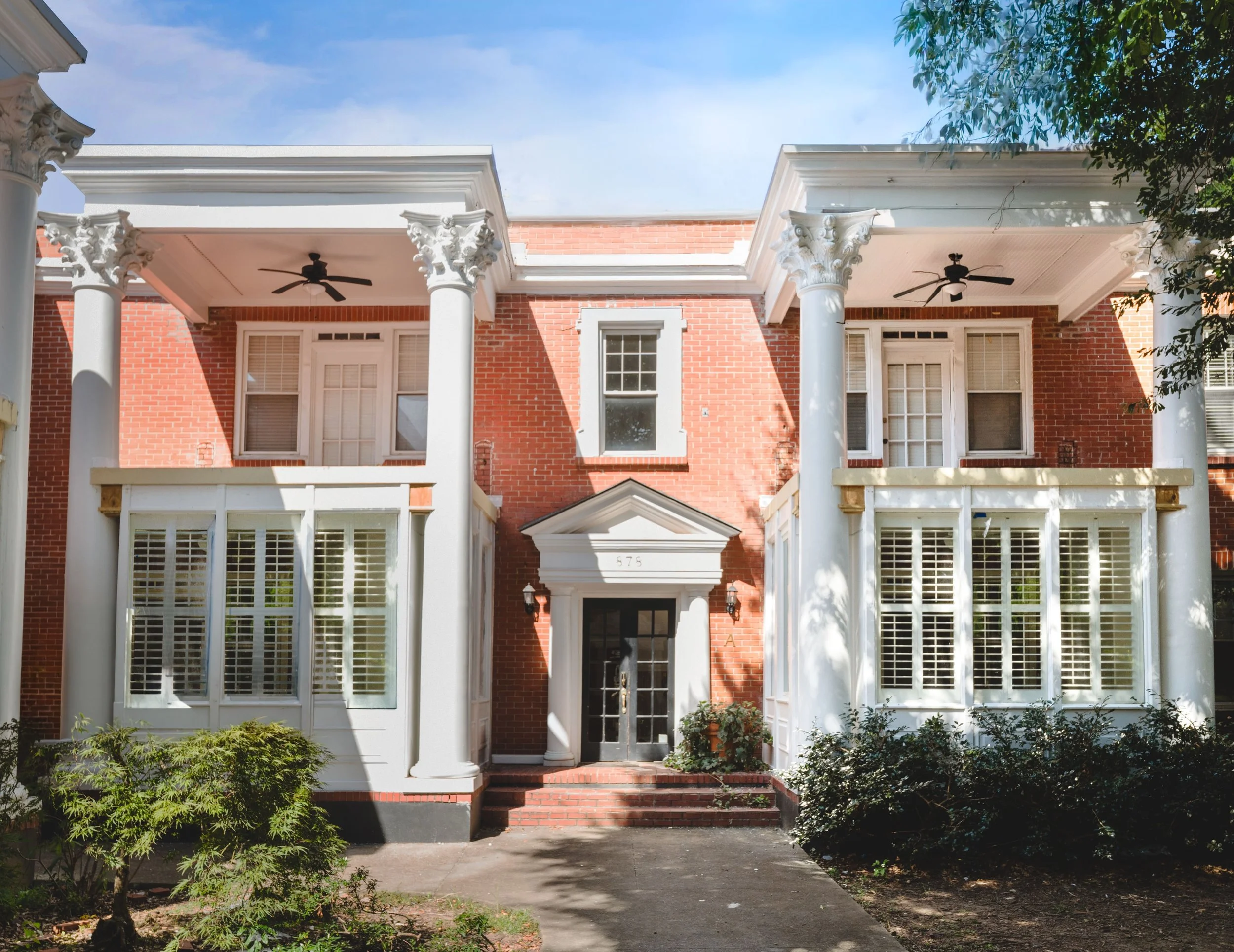 A little rental moment 💫

I don&rsquo;t do a ton of rentals, but I couldn&rsquo;t resist helping with this one. A charming 1930s condo in the heart of Virginia-Highland with all the character you want, plus the updates you need.

✨ 2 bedrooms | 1 ba