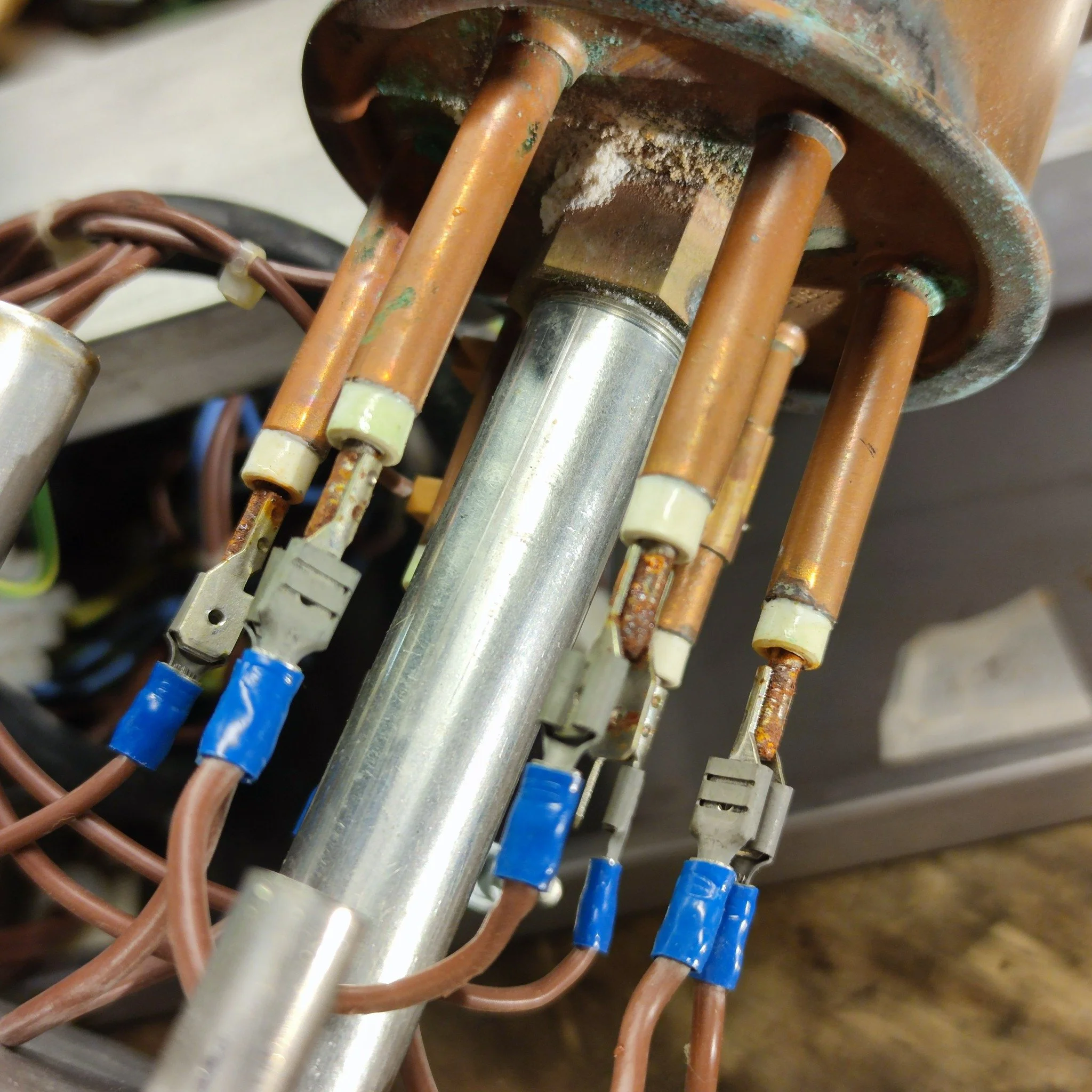 ☕️ Hos EspressoService.dk servicerer og reparerer vi professionelle espressomaskiner for caf&eacute;er, restauranter og kontorer over hele Danmark.

Uanset m&aelig;rke eller model s&oslash;rger vi for, at hver maskine leverer espresso, som den skal s