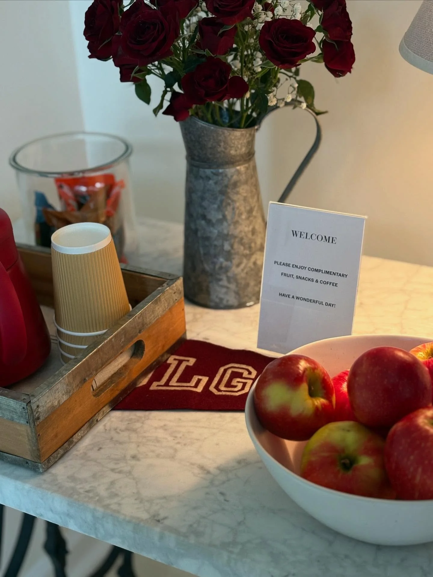 Need a little pick me up during your day? Grab some coffee, an apple, or granola bar when you&rsquo;re on the go at The Guest House!

#hamiltonny
#colgateuniversity
#hamiltonbnb
#bedandbreakfasts
#bedandbreakfastcny
#farmhouseliving