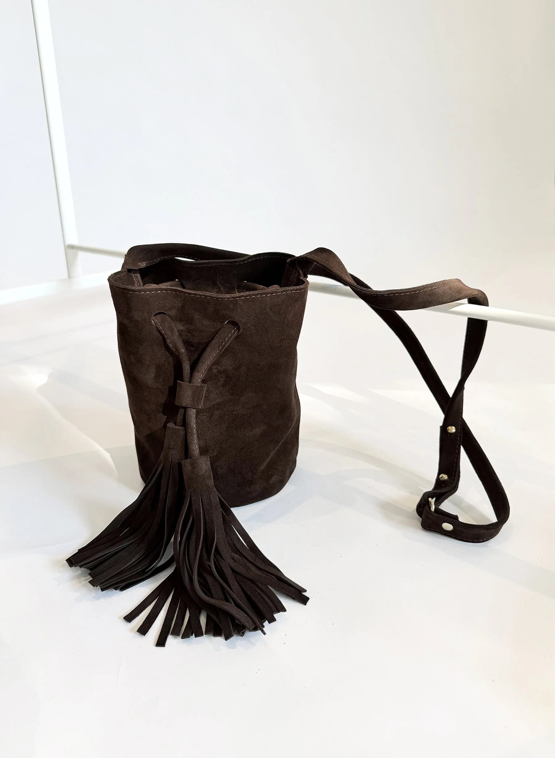 SONHOUSE_SUEDEMINIBUCKET_COCOA_01_web.jpg