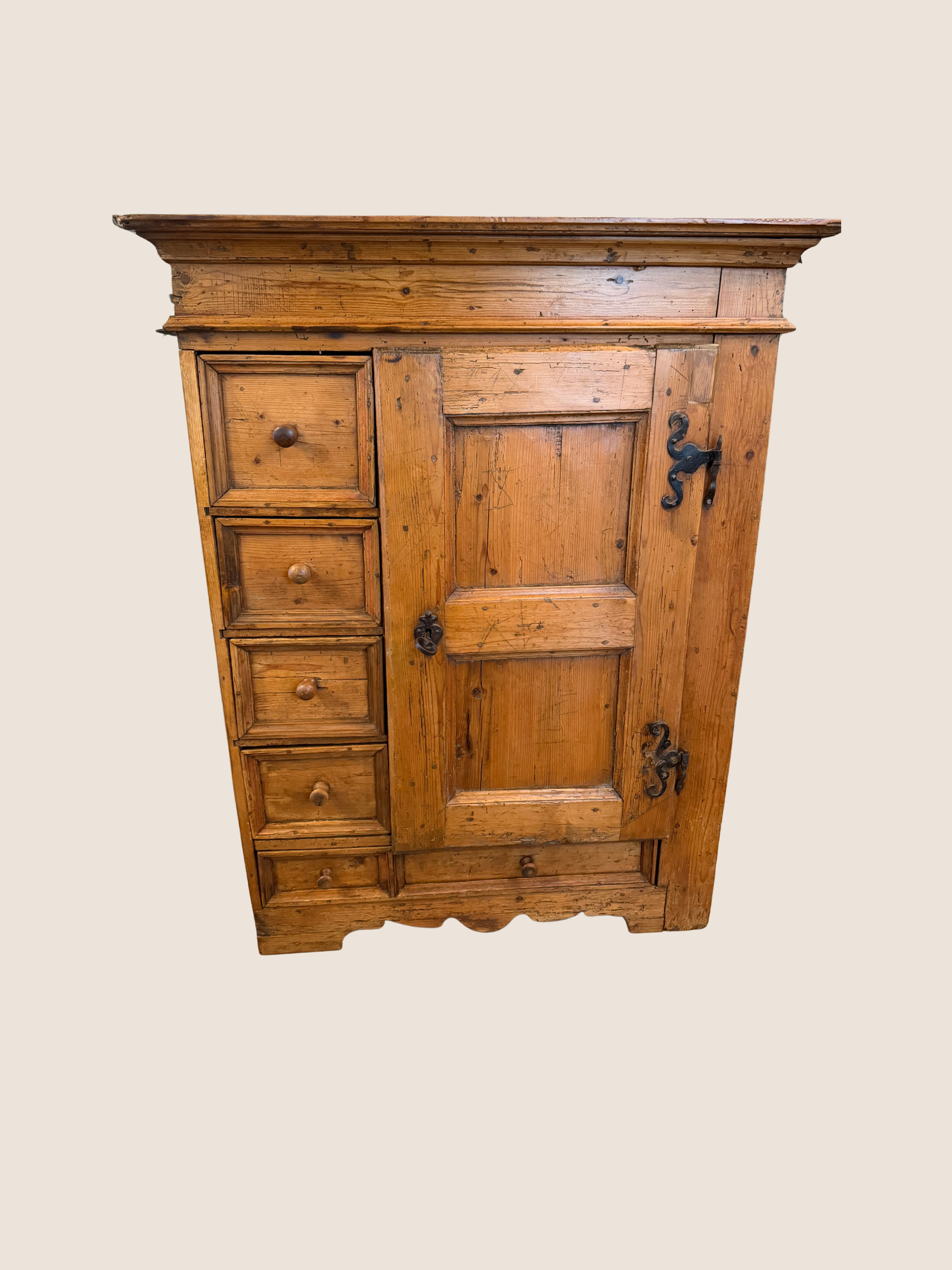 Barocker Brotschrank