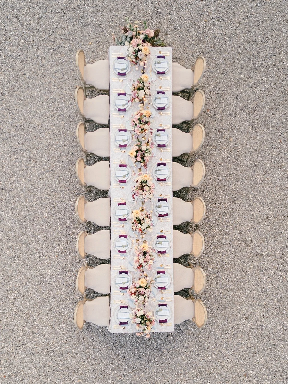 POV: You casually host the chicest wedding dinner in the French countryside.
⁠
Designed for golden hour glow-ups, long pours of wine, and tablescape moments that live rent-free in your camera roll. This alfresco setup at Ch&acirc;teau de Courtomer br