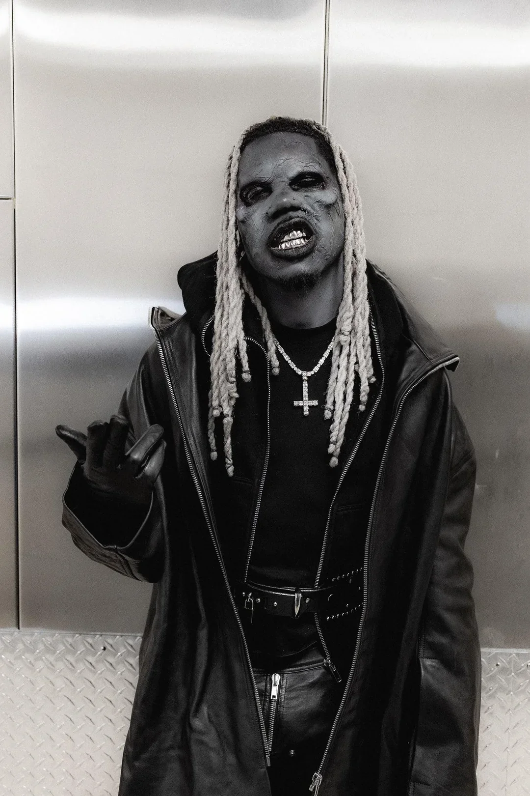 destroy lonely zombie.webp