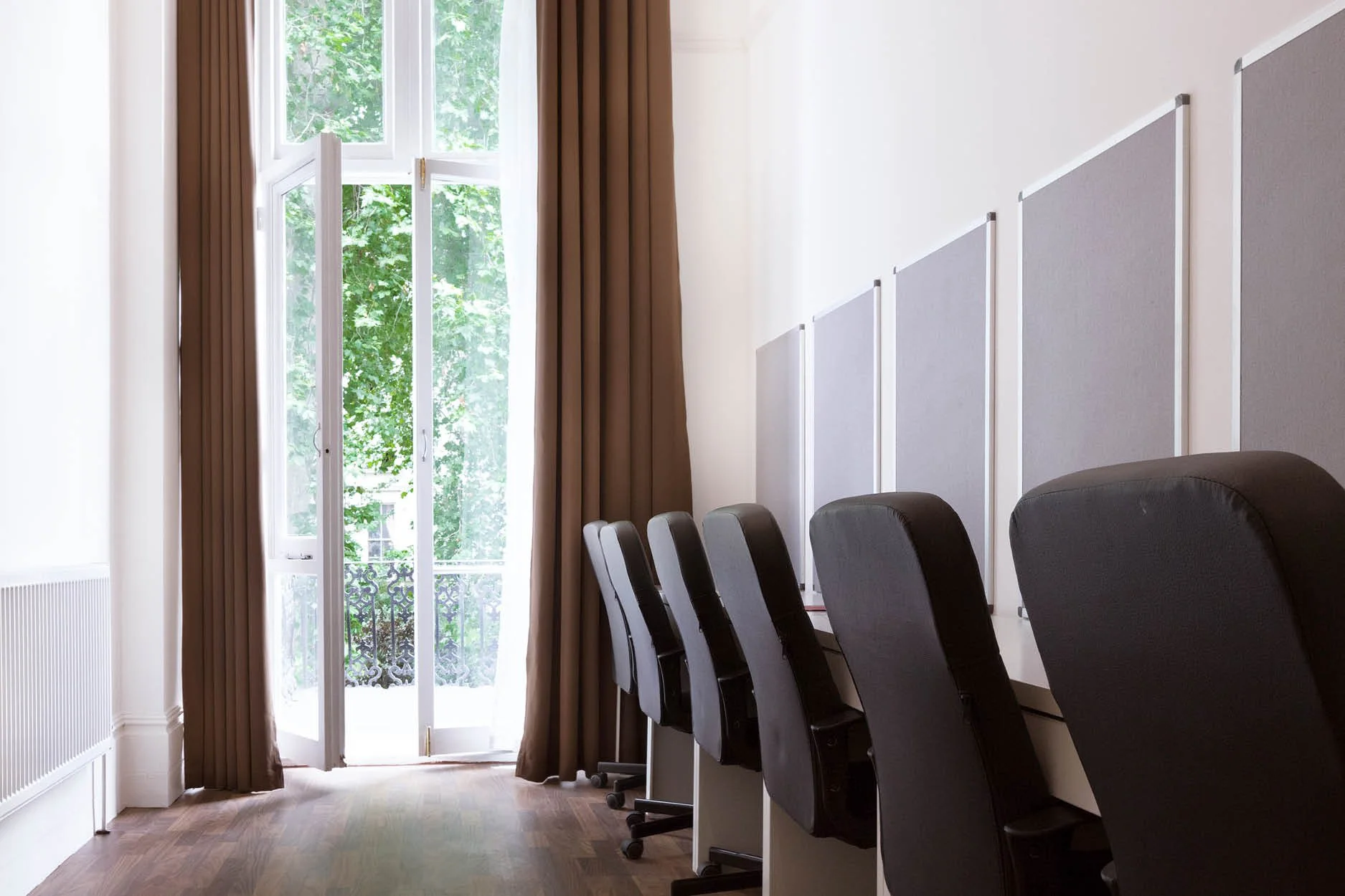 Beaumont-House-Student Accommodation - 6 Bedroom2.jpg