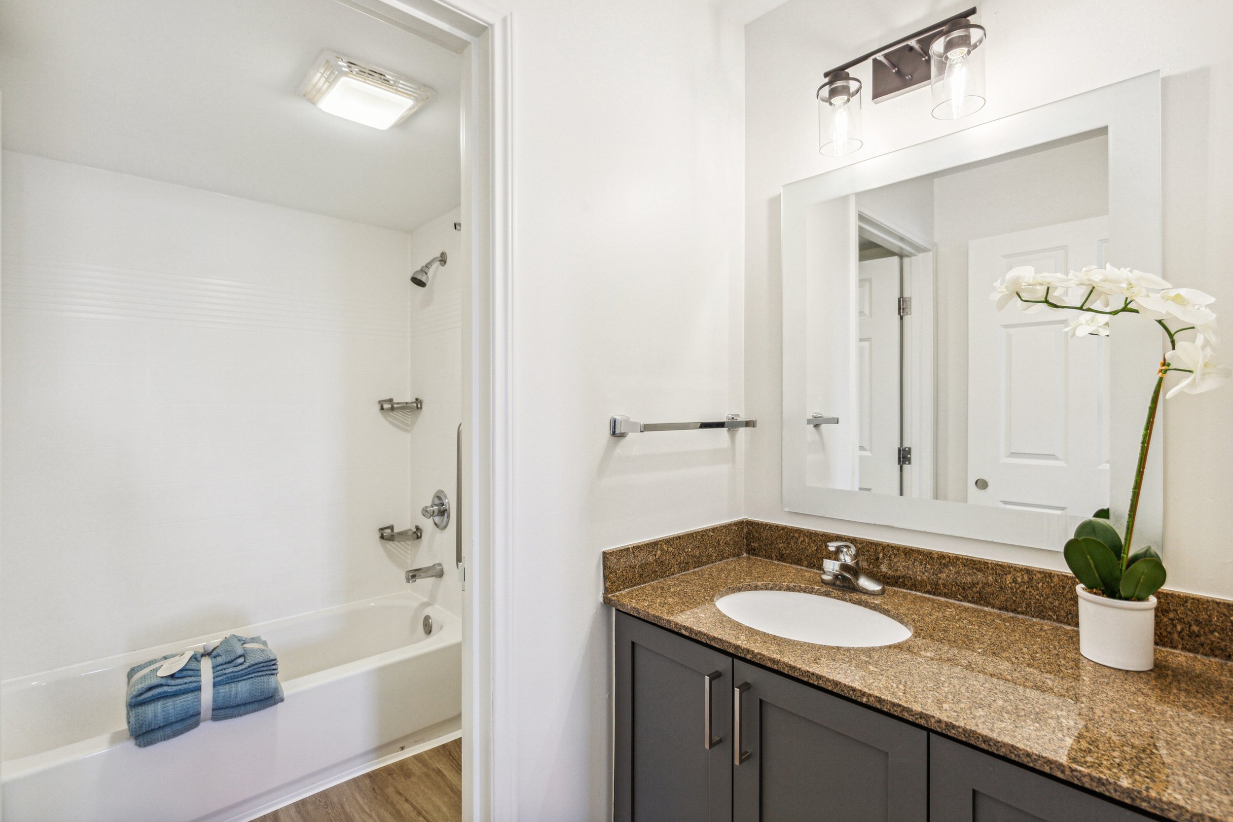 3699 South Monaco Parkway-print-012-013-untitled9-4200x2801-300dpi.jpg