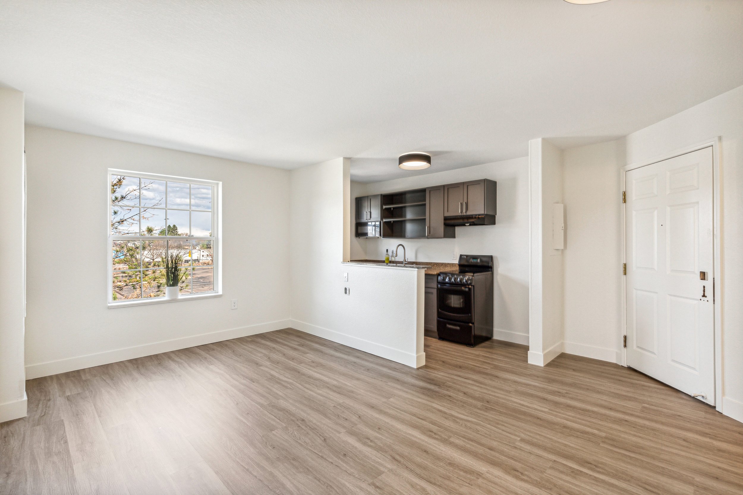 3699 South Monaco Parkway-print-003-004-untitled8-4200x2800-300dpi.jpg