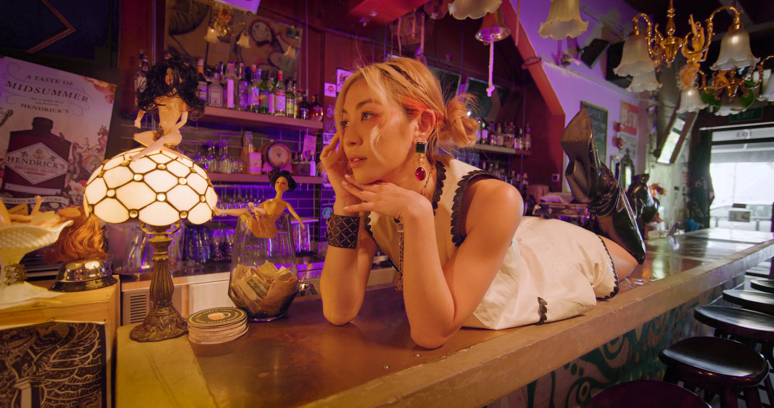 MV FINAL CUT [GRADED MASTER OF MASTERS] PRORES4444.00_00_29_23.Still011.jpg