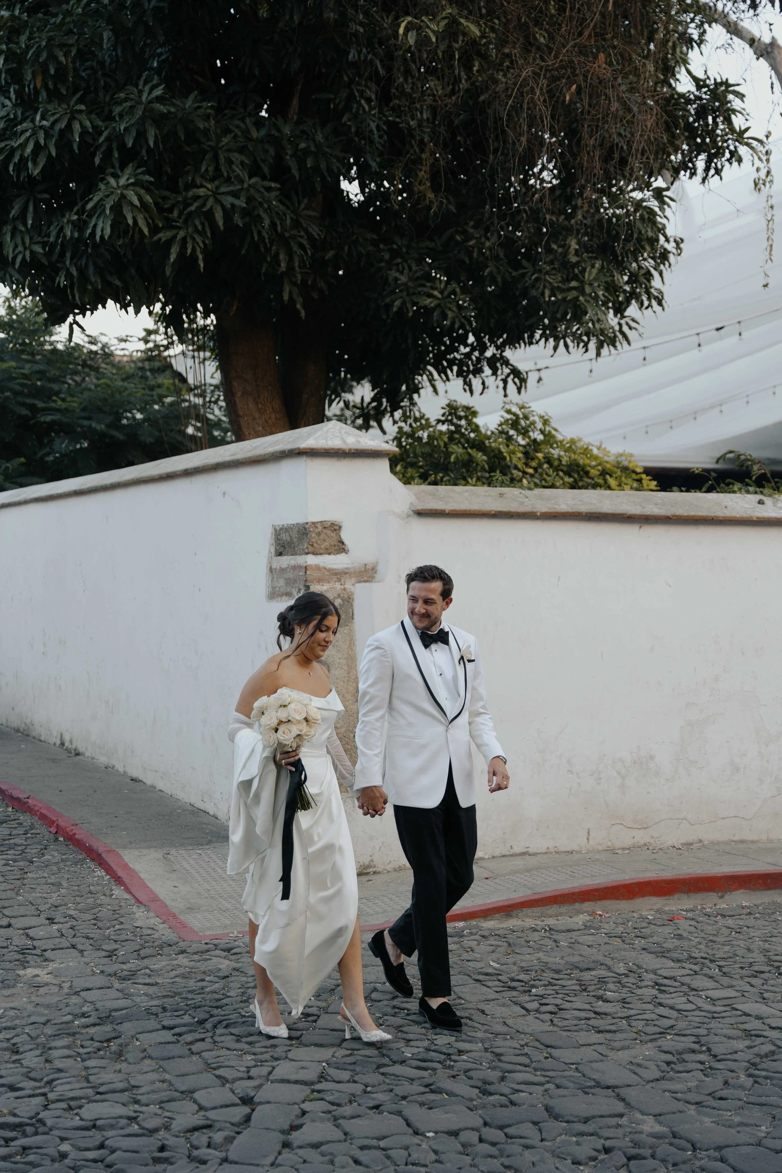 destination-wedding-ruins documentary-antigua-guatemala-life-weddings34.jpg