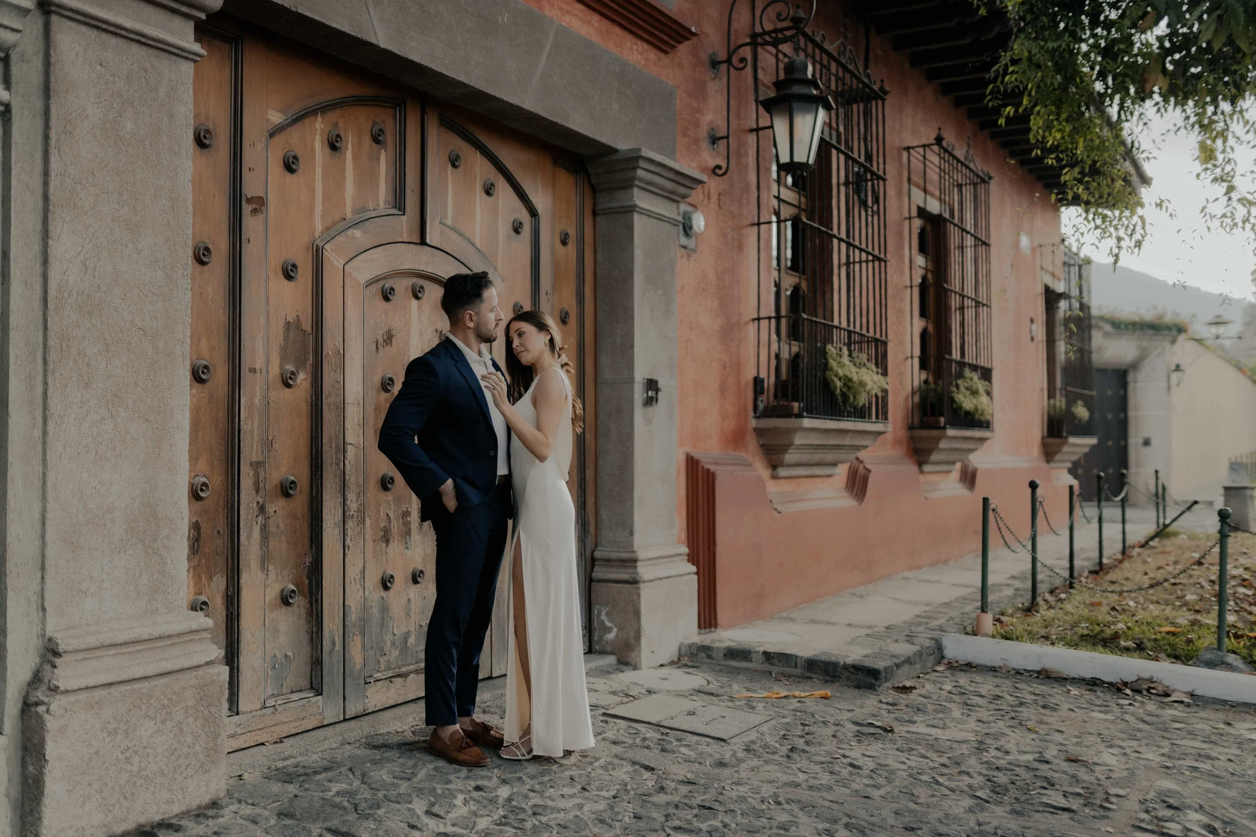 destination-wedding-ruins documentary-natural-antiguaguatemala-life-weddings12.jpg