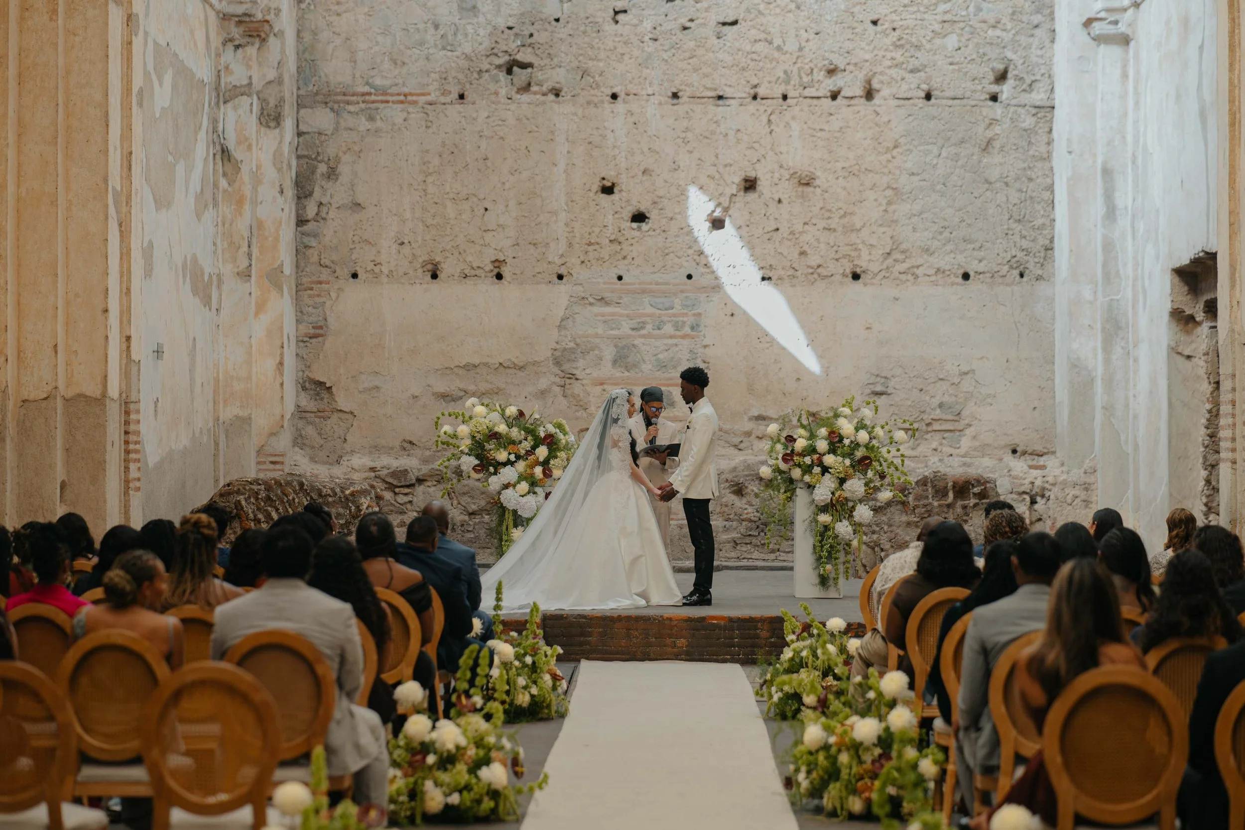 destination-wedding-photography luxury-antigua-guatemala-life-weddings21.jpg
