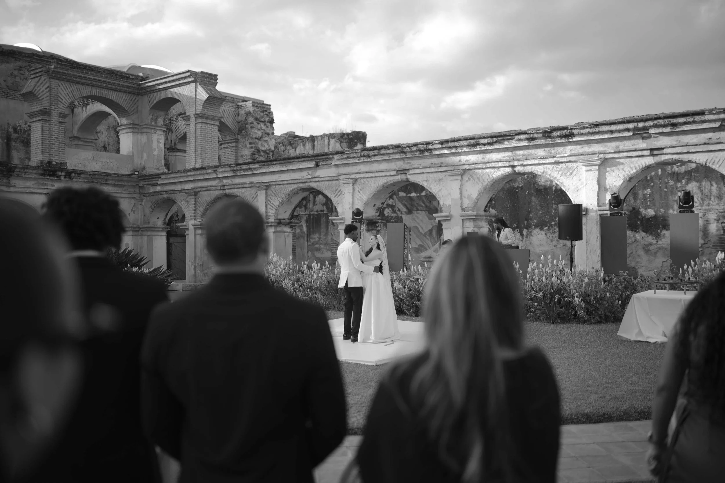 destination-wedding-photography luxury-antigua-guatemala-life-weddings56.jpg