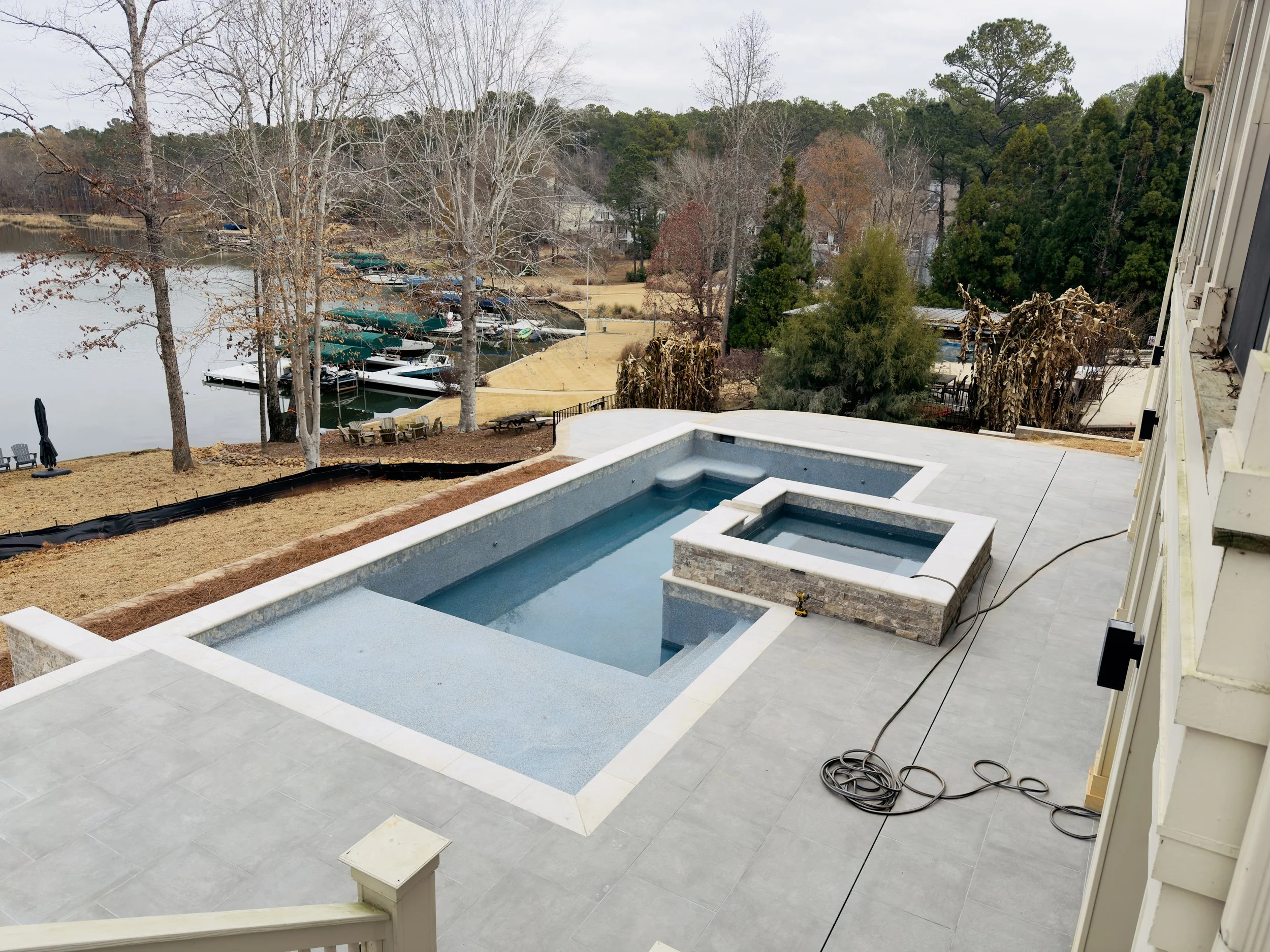Shotcrete vs Fiberglass Pools: Which Is Better for Georgia Homes?