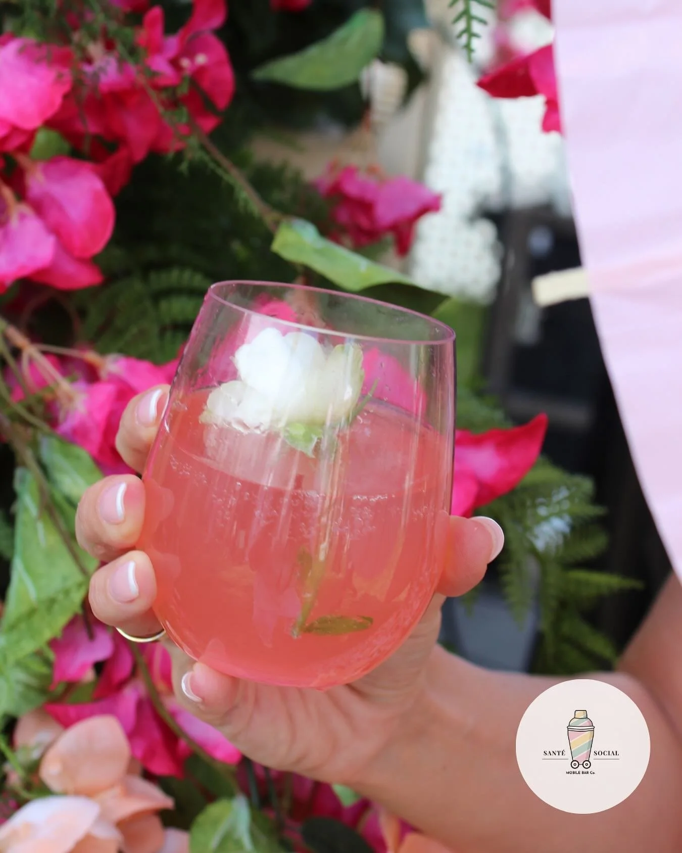 Every element, considered. Every sip, intentional. 🌸
At SANTÉ Social, it’s all about the details, from floral garnishes to flawless service.
This isn’t just a drink. It’s the moment before the toast.
#SANTESocial #LuxuryEv