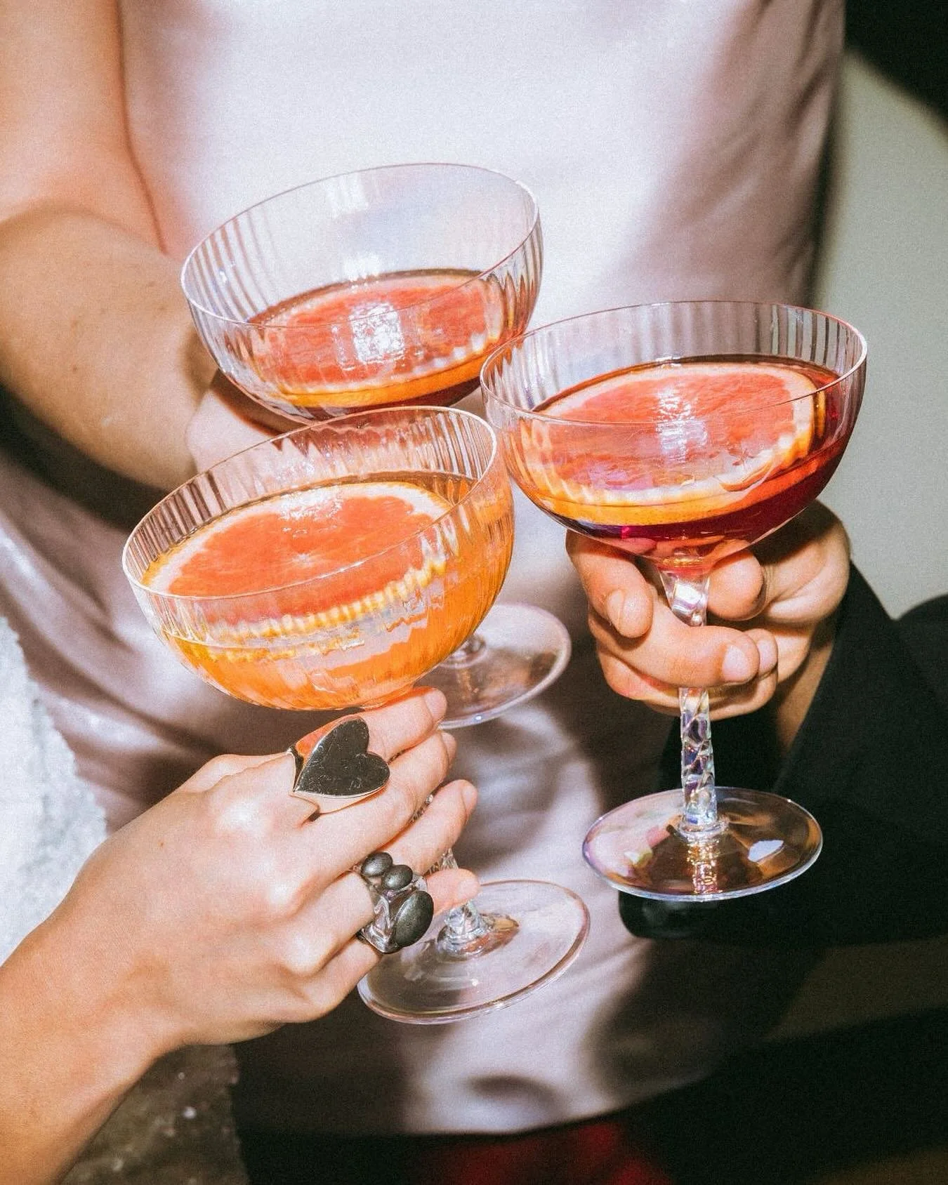 The perfect touch for any celebration.🥂
Whether it’s an intimate dinner, a milestone birthday, or the wedding of your dreams.
Santé Social brings curated cocktails, seamless service, and effortless style to every moment.
Booking is e