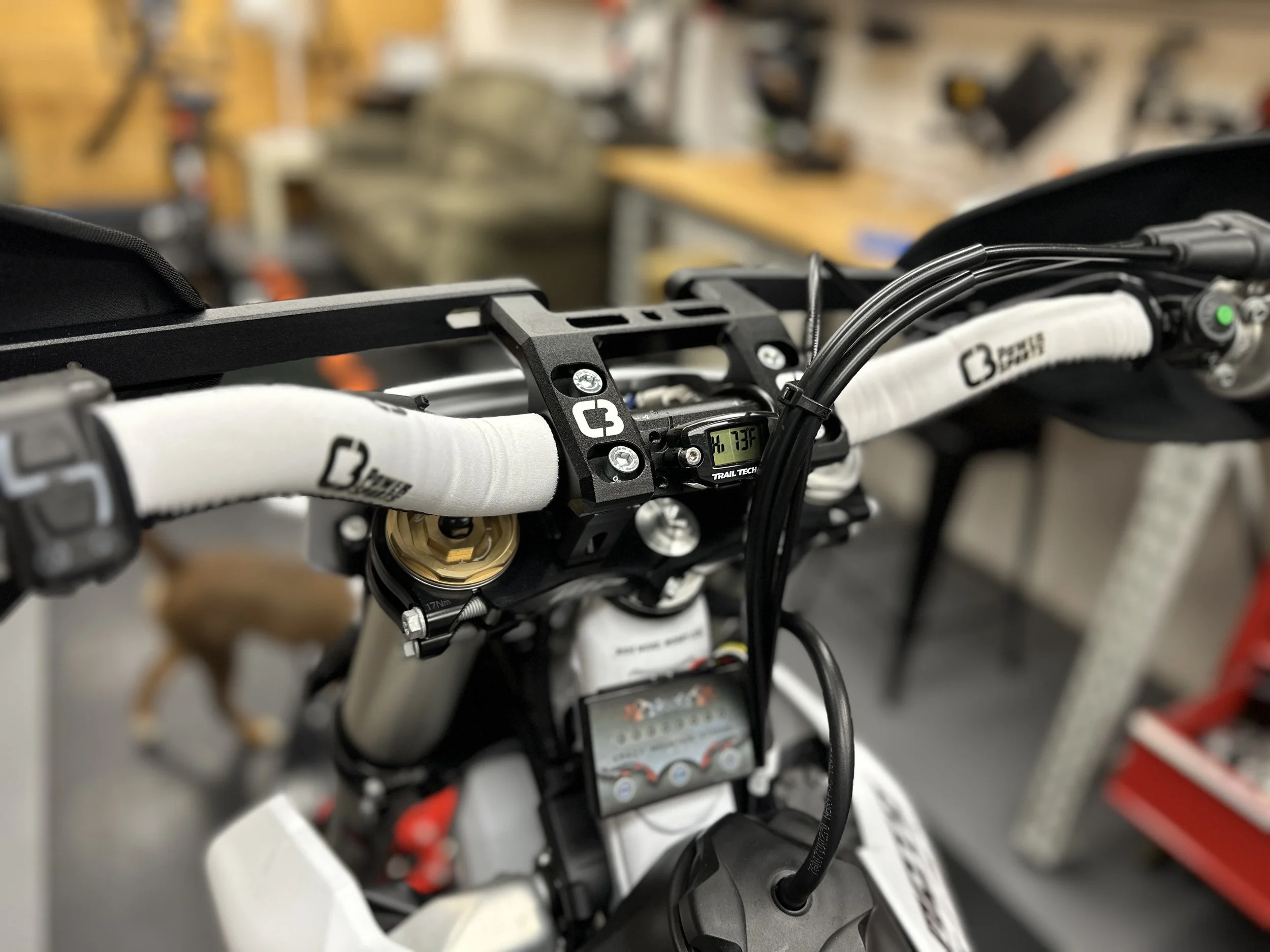 C3 heated handlebar setup with grips, handguards and controls
