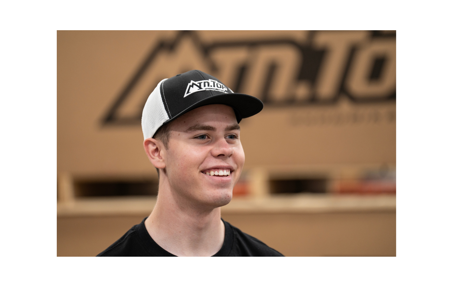 MY25Truckerfull_logo_model_Face.png