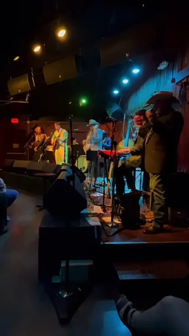 I won’t ever forget this night. First live full band performance of “Perfect Lover for Apocalypse”. Thanks for having me @sal_ransombros , you sure know how to throw a soirée πΊπΌ
#austinmusic #originalmusic