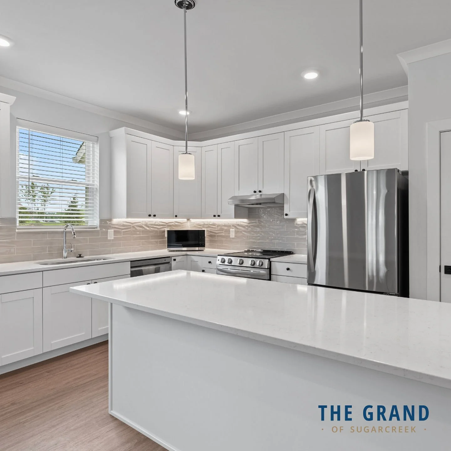 ๐ฝ๏ธโจ Your Dream Kitchen Awaits! โจ๐ฝ๏ธStep into luxury and tour today — because the heart of your future home is waiting for you. ๐ซBut don’t wait too long… we only have 3 homes left! โณSchedule your tour now and make The Grand of Sug