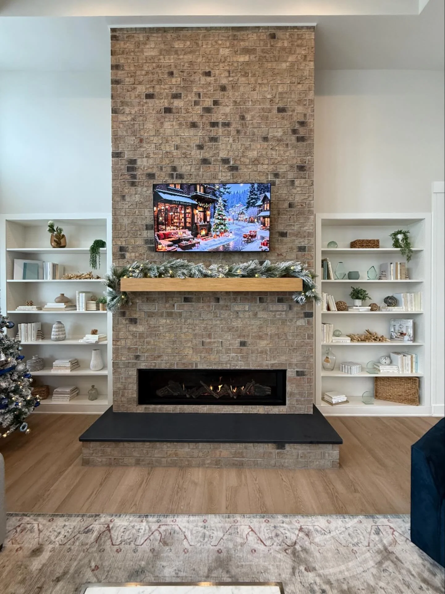 ☕️ Looking for the perfect spot to unwind by the fire? Look no further than the clubhouse! Grab a hot cocoa, get comfy, and enjoy the cozy vibes. ❄️✨