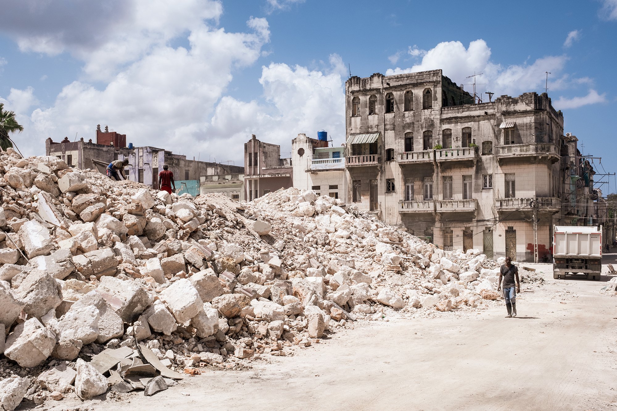 rubble from the recently collapsed Building G at the University of Design in Havana.