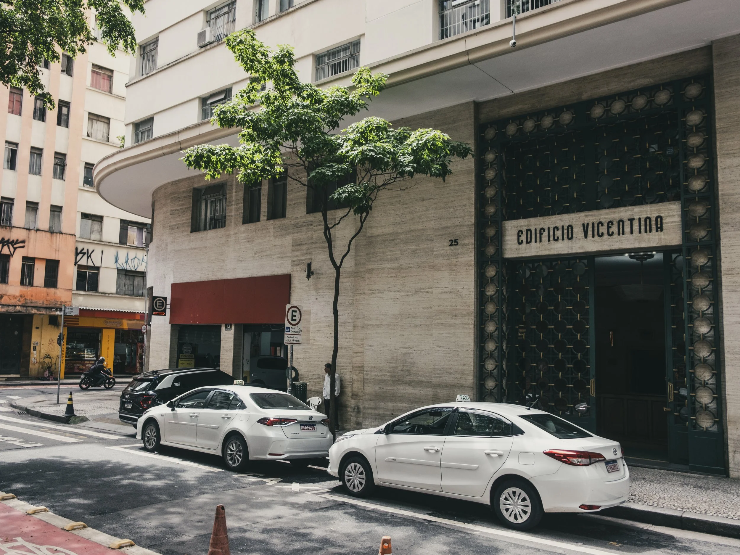 Ed Vicentina, Rua Dr Braulio Gomes 25