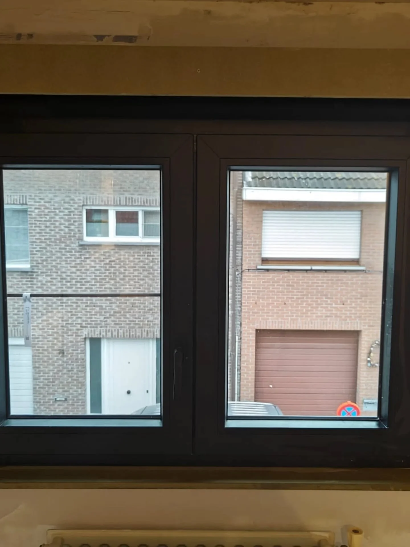 Pvc gayko ramen en voordeur in zwart structuur folie . En alles netjes opgeleverd daar radu en vladimir.👌👌👌👌