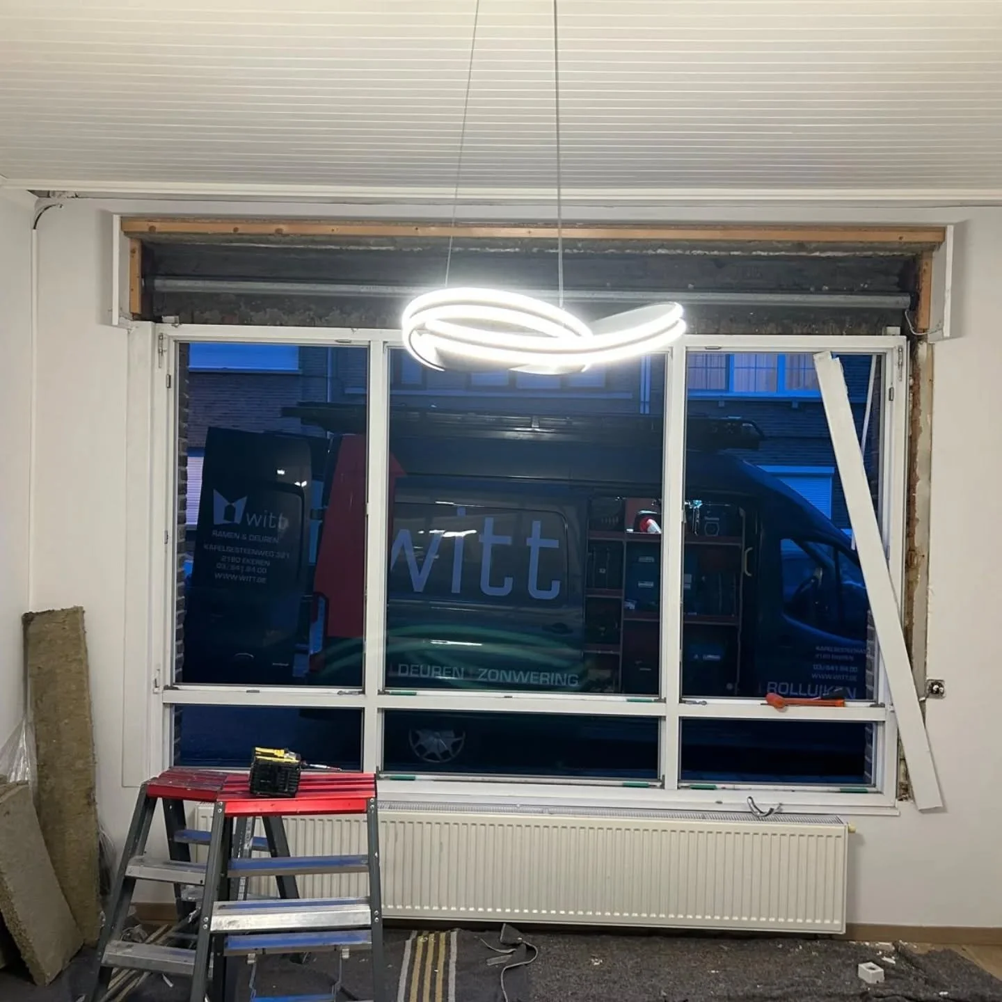 Pvc gayko raam geplaatst en netjes afgewerkt door steven en barry.knap gewerkt mannen.👌👌👌👌