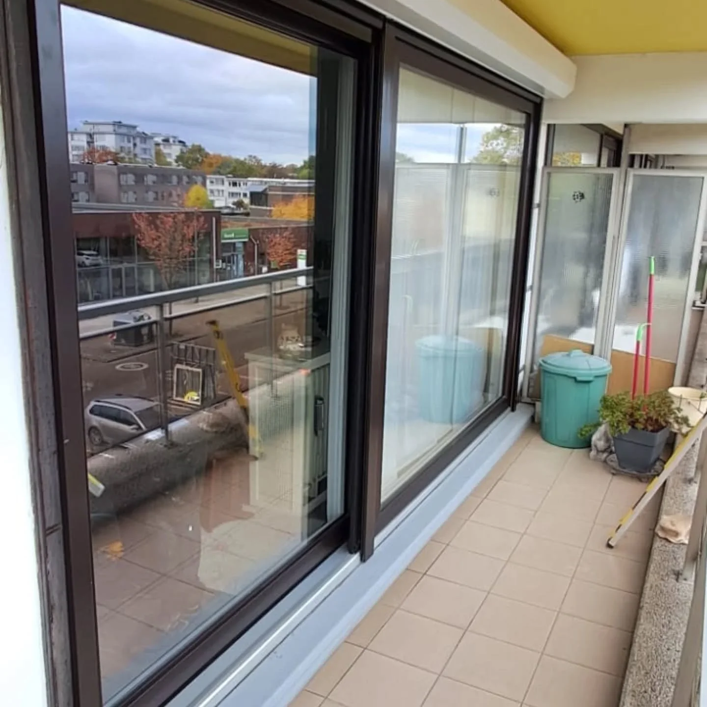 Voorzetrolluik met io sturing van belgische topkwaliteit geleverd door borozo .en geplaatst door steven en tim.👌👌👌👌