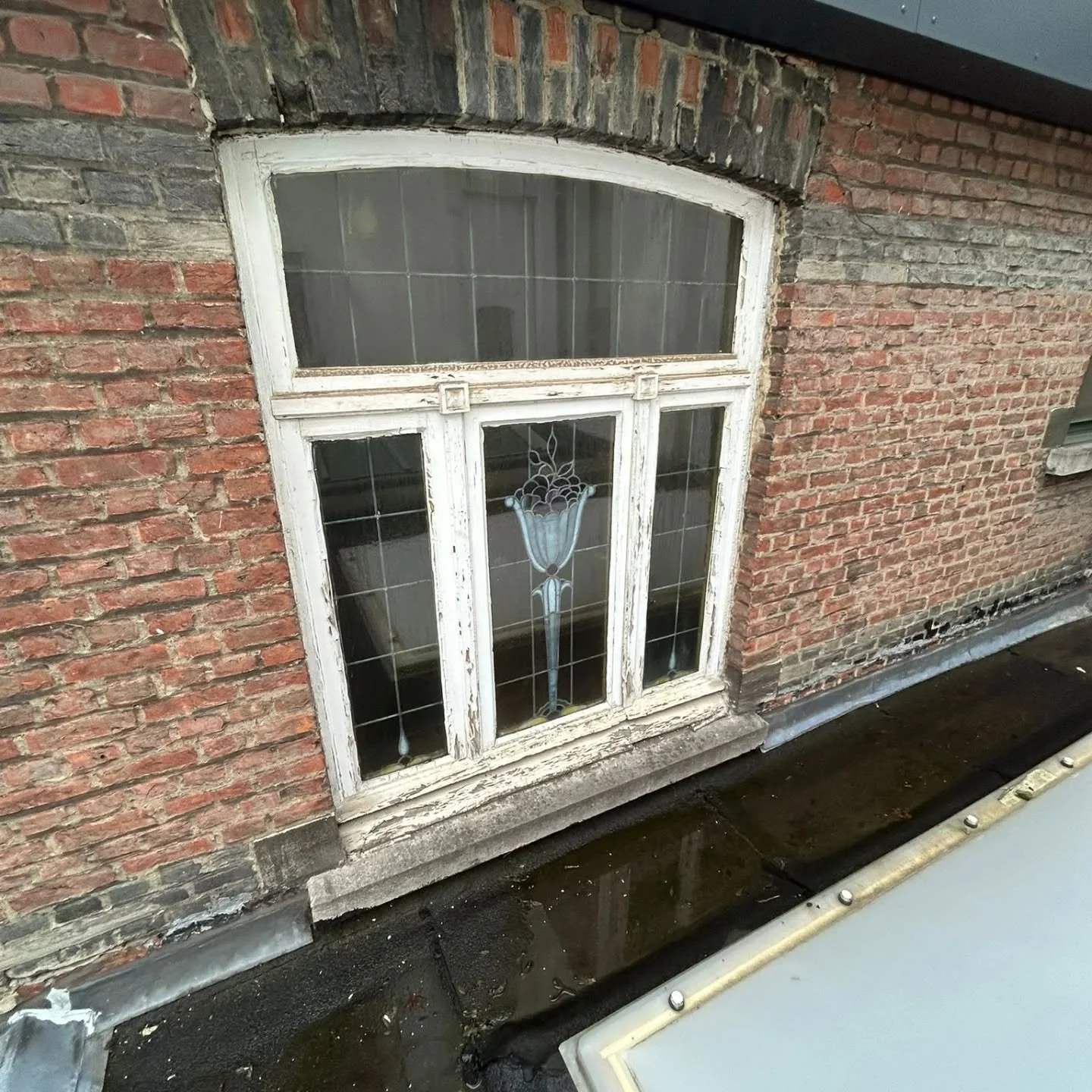 Houten raam vervangen door alu super geisoleerd raam.knap werk steven en tim.👌👌👌👌