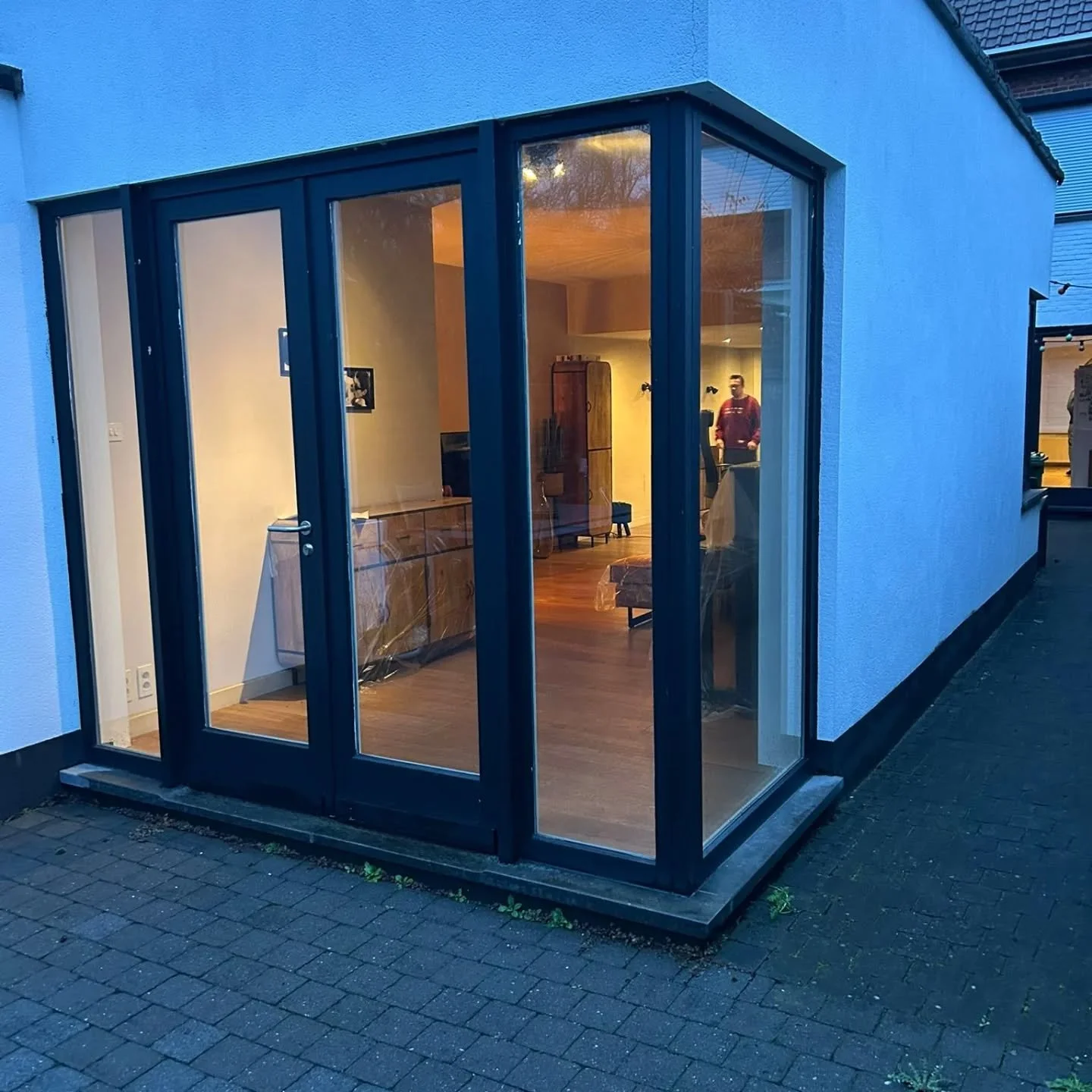 Houten ramen vervangen door pvc gayko hefschuifdeur en ramen in zwart structuurfolie.knap werk steven en tim.👌👌👌👌