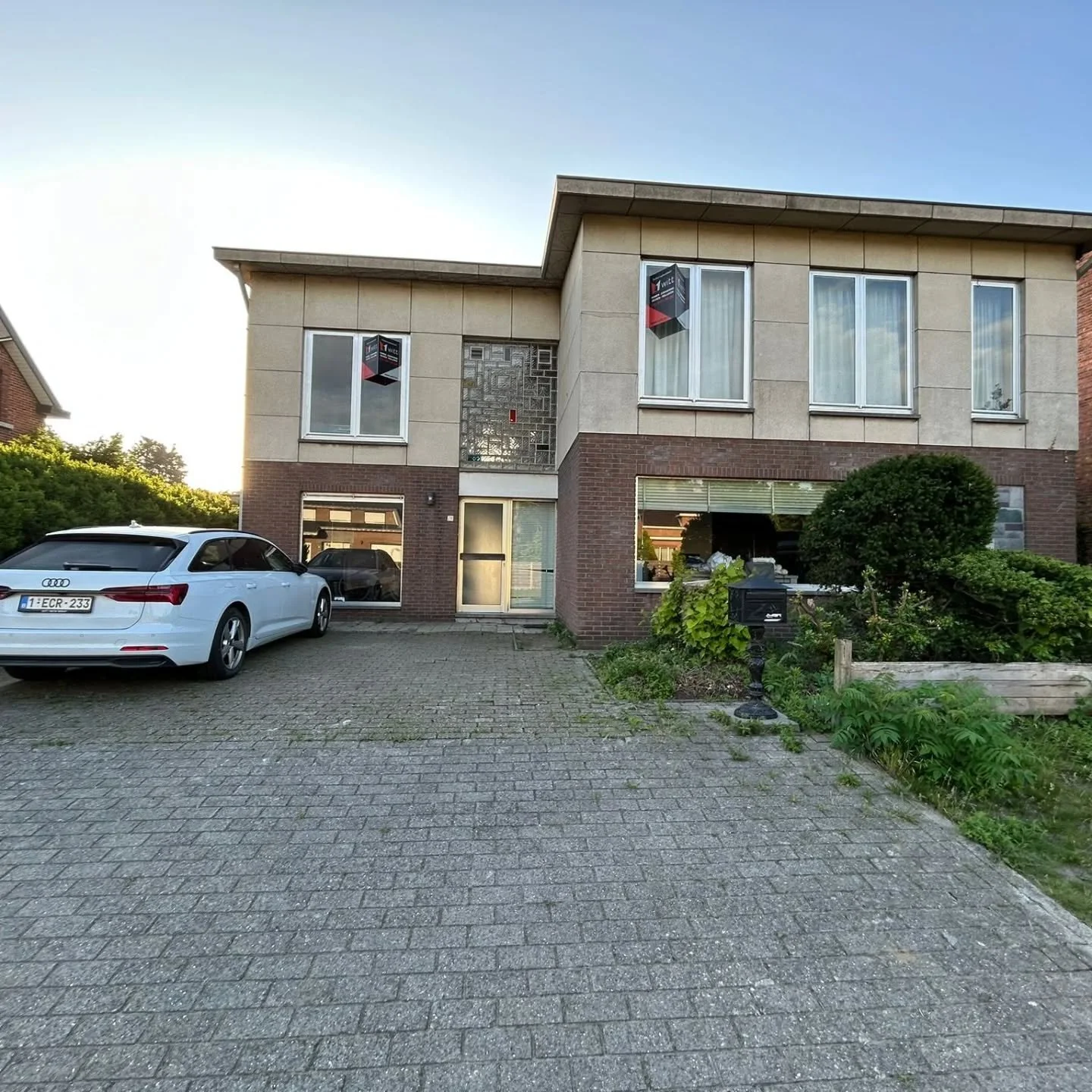 Dag 1+2. Alu ramen vervangen door pvc gayko ramen in antracietgrijs.knap werk steven en tim.👌👌👌👌
