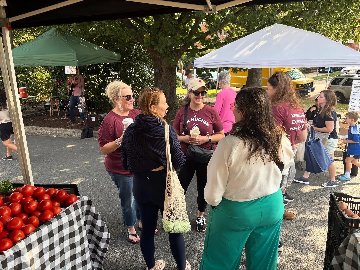 Weekend recap! #farmersmarket 🍏🎃, door knocking and prepping for lit drop. Busy but so fun. ☀️ Also, early voting is now open! Go vote!! 🙌🏻