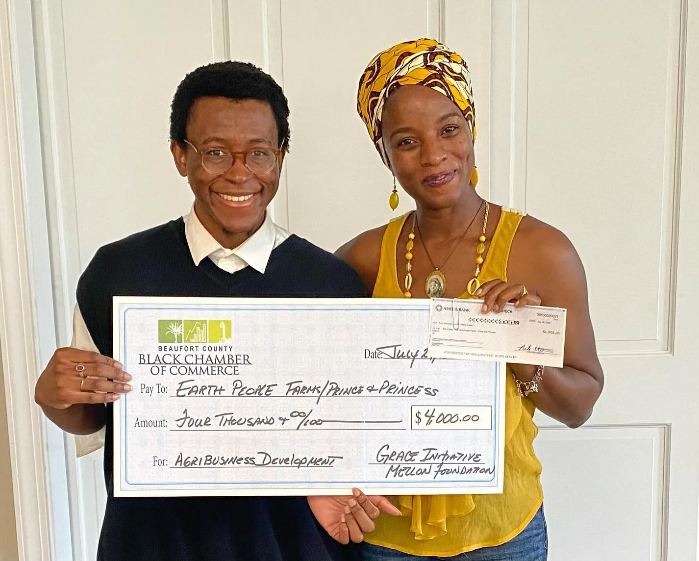 On this #NationalNonprofitDay in #BlackPhilanthropyMonth, we are so pleased to announce that our nonprofit partner Prince & Princess, Inc. is a #GRACE grant recipient. So many thanks to the #beaufortcountyblackchamberofcommerce for the $4,000 in