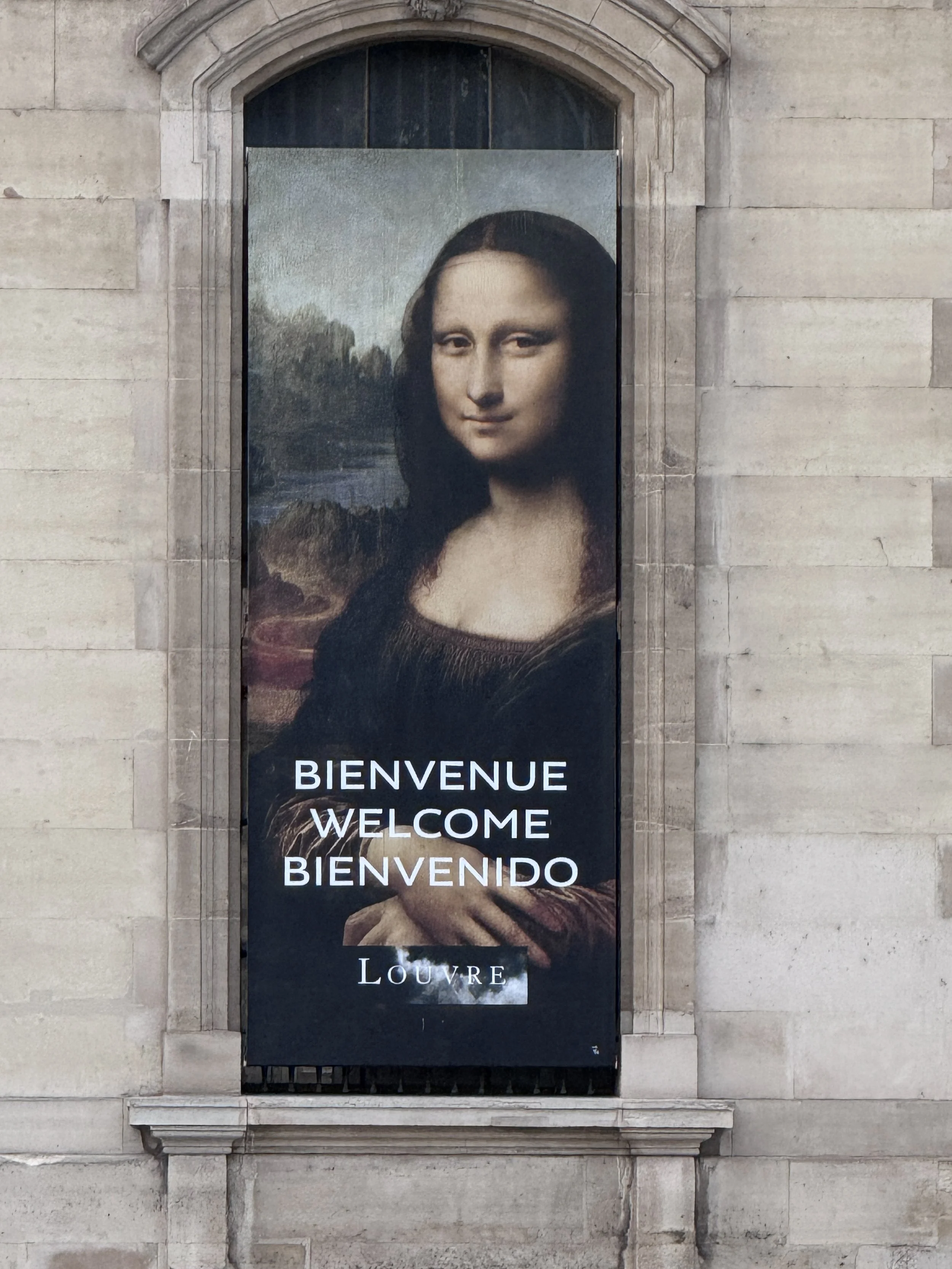 Why Does Everyone Stop in Front of the Mona Lisa?