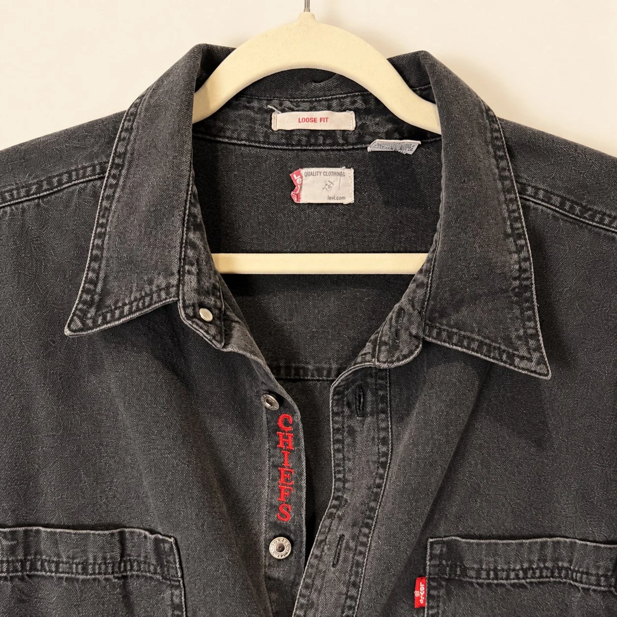 disco-levis-charcoal-detail.jpg