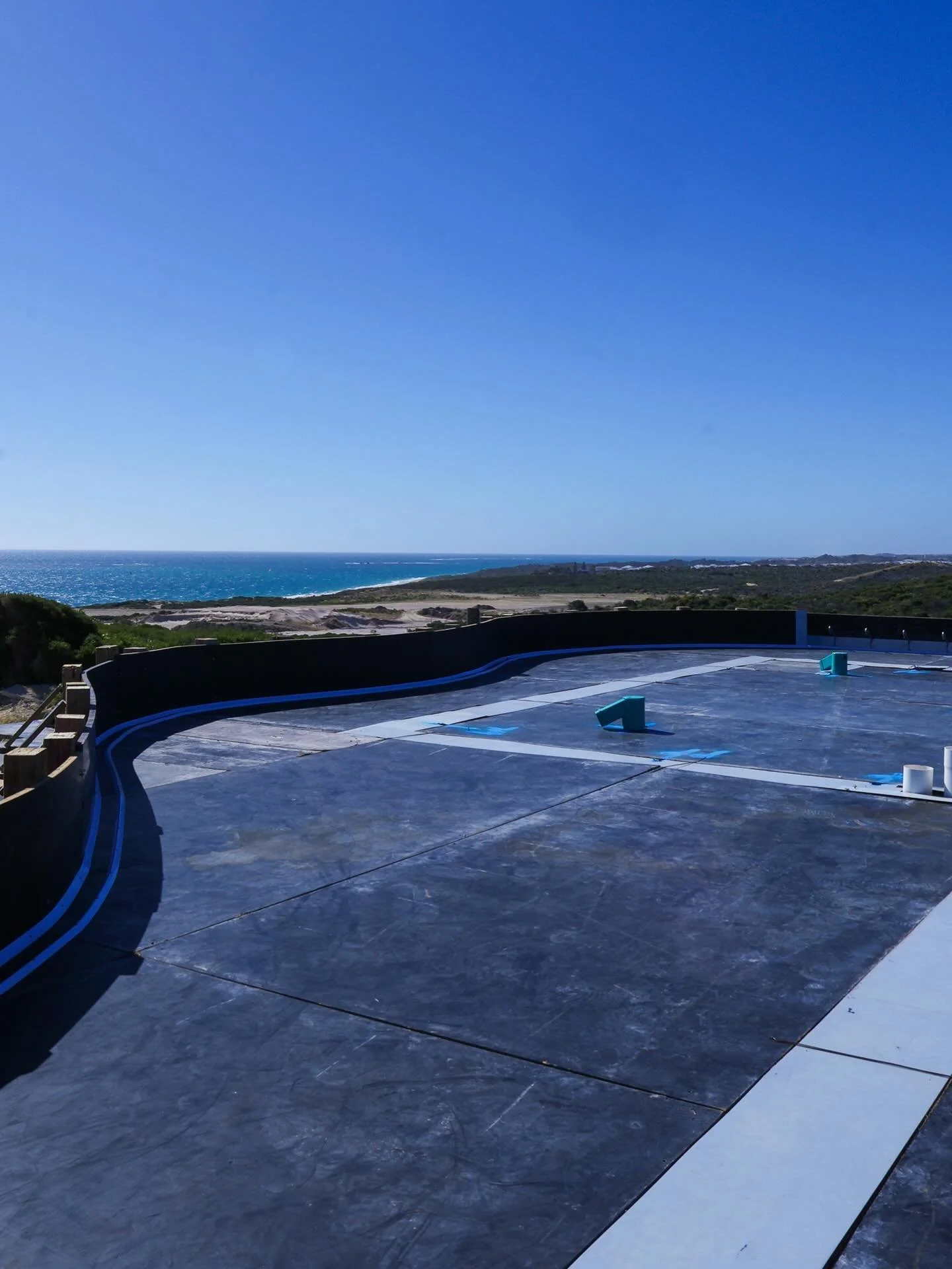 A clean slab, curved edges, and a view.

📍Jindalee

Enquiries: 
📞 0424 157 056
📧 AKformwork@outlook.com.au

#formwork #builderswa #buildersperth