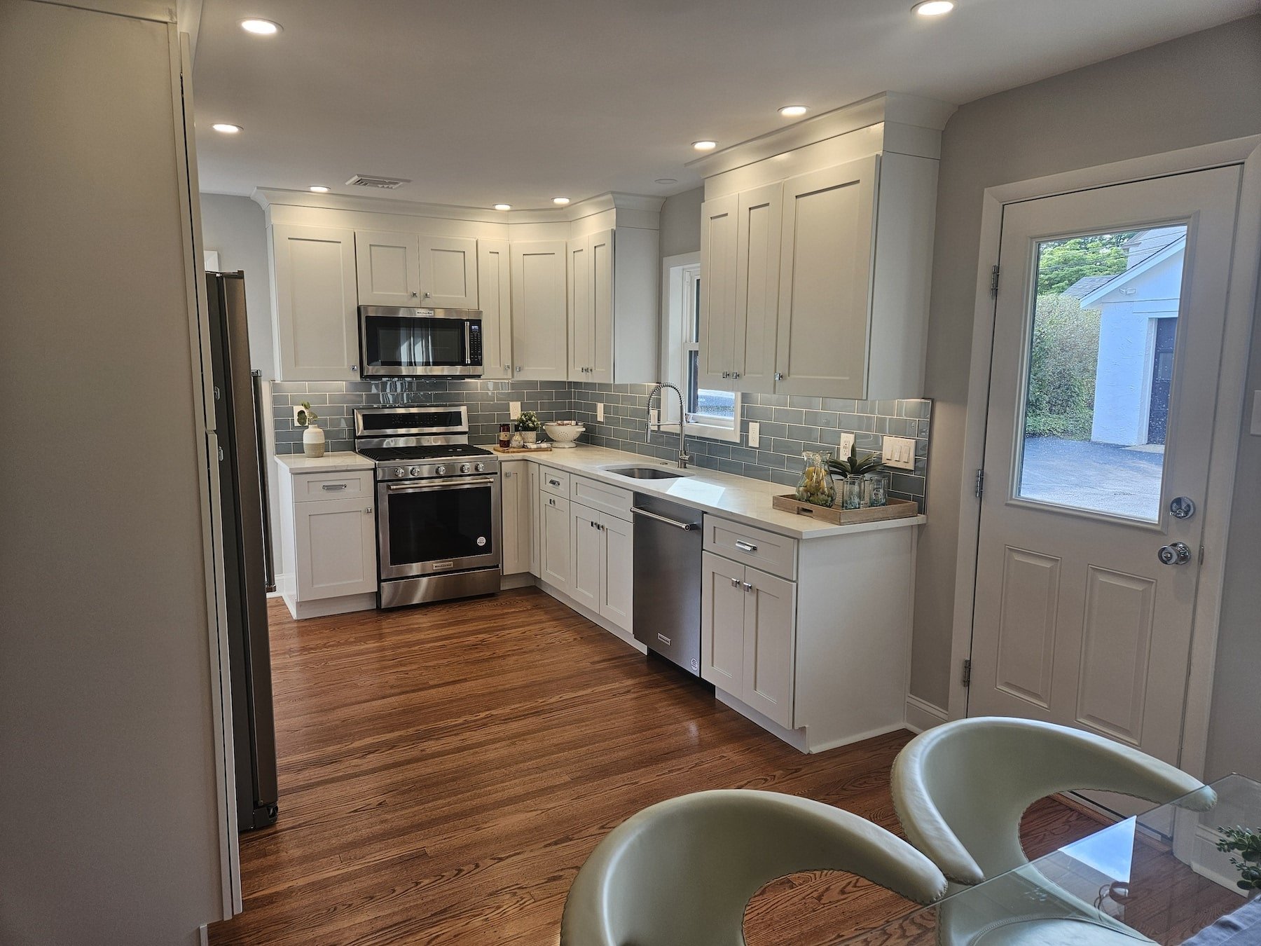 Modern Kitchen Kitchen Remodel by M&D Home Renovations — Project 9 project photo