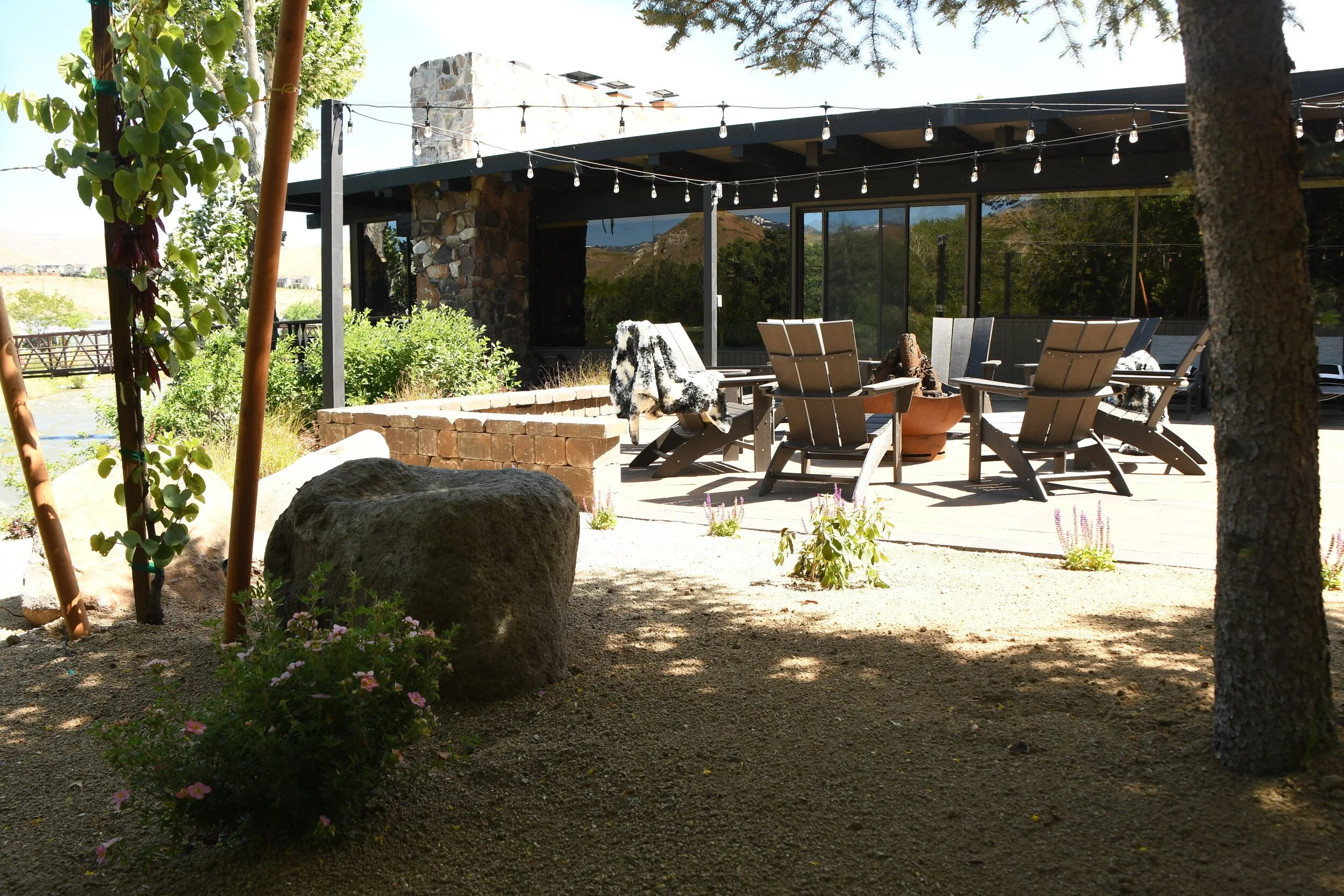 5 Trending Shapes and Layouts That Landscaping Companies Near Me Incorporate into Penryn, CA, Backyards