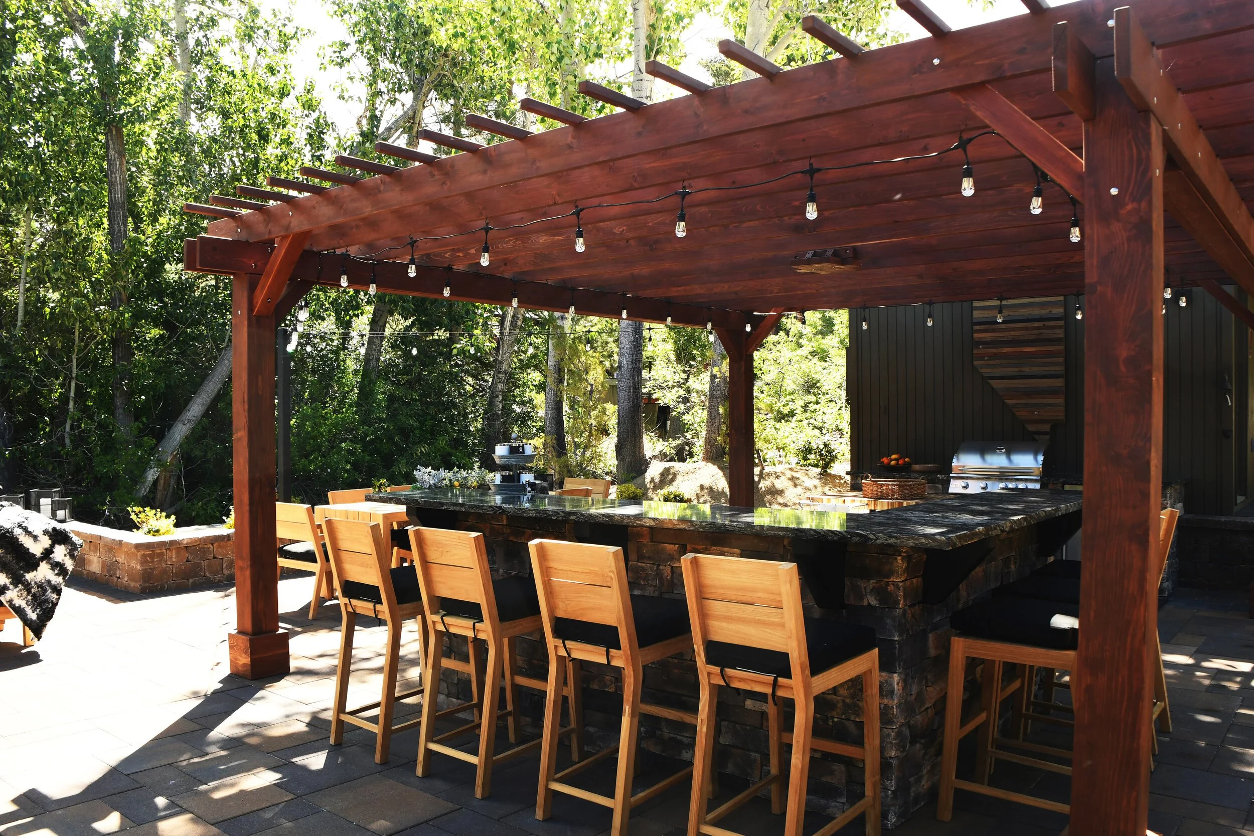 The Must-Have Amenities Landscape Contractors Recommend for Las Vegas, NV, Patio Areas This Year