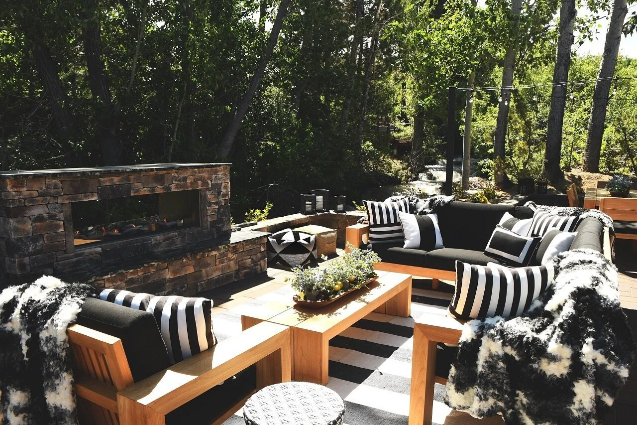 Rustic Backyard Design and Outdoor Kitchen in Reno, NV