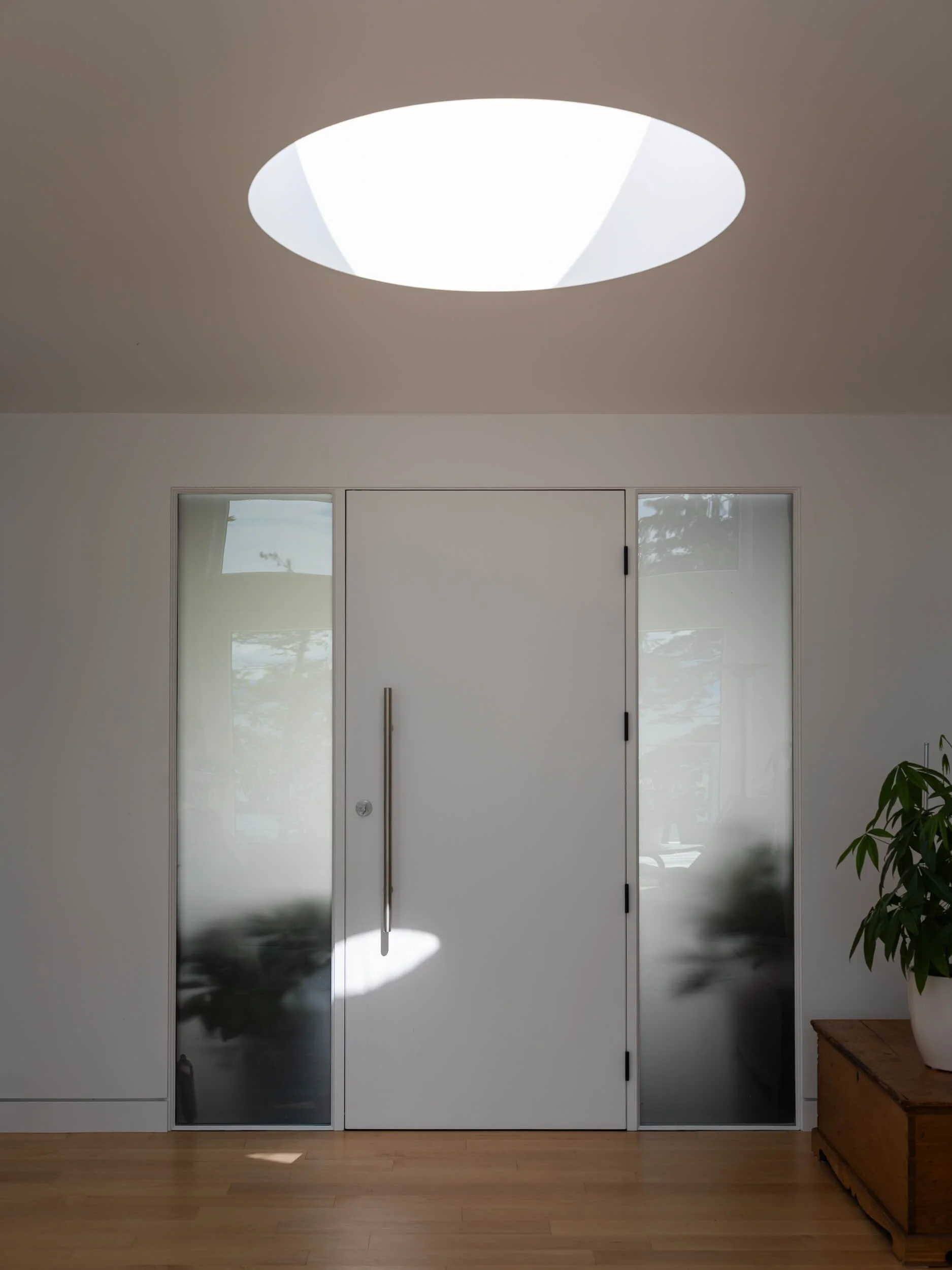 oles-cove-halfmoon-bay-entry-door-skylight-sunlight-architectural-photographer-matt-anthony.jpg