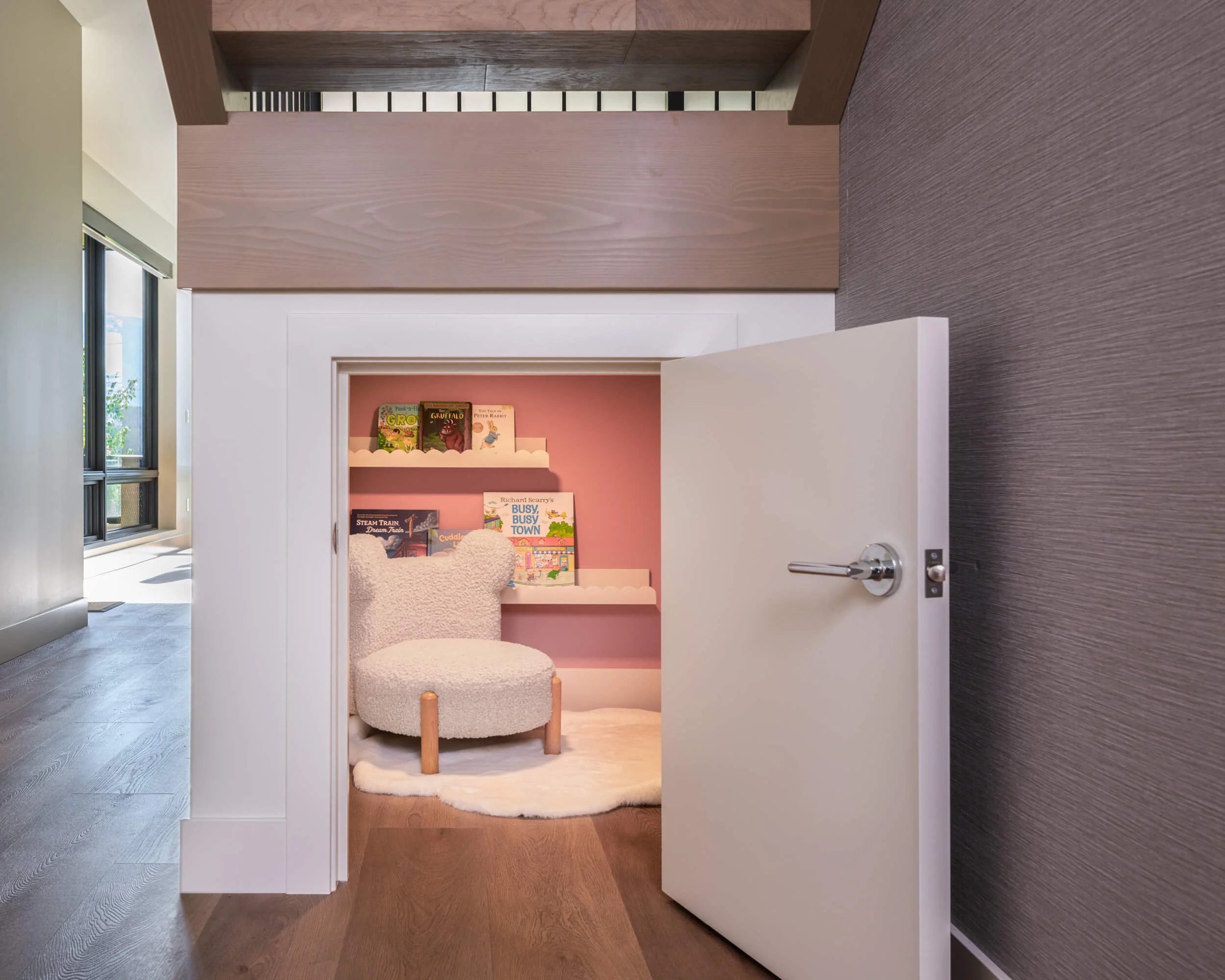 schmidt-residence-invermere-hidden-childrens-reading-nook-architectural-photographer-matt-anthony.jpg