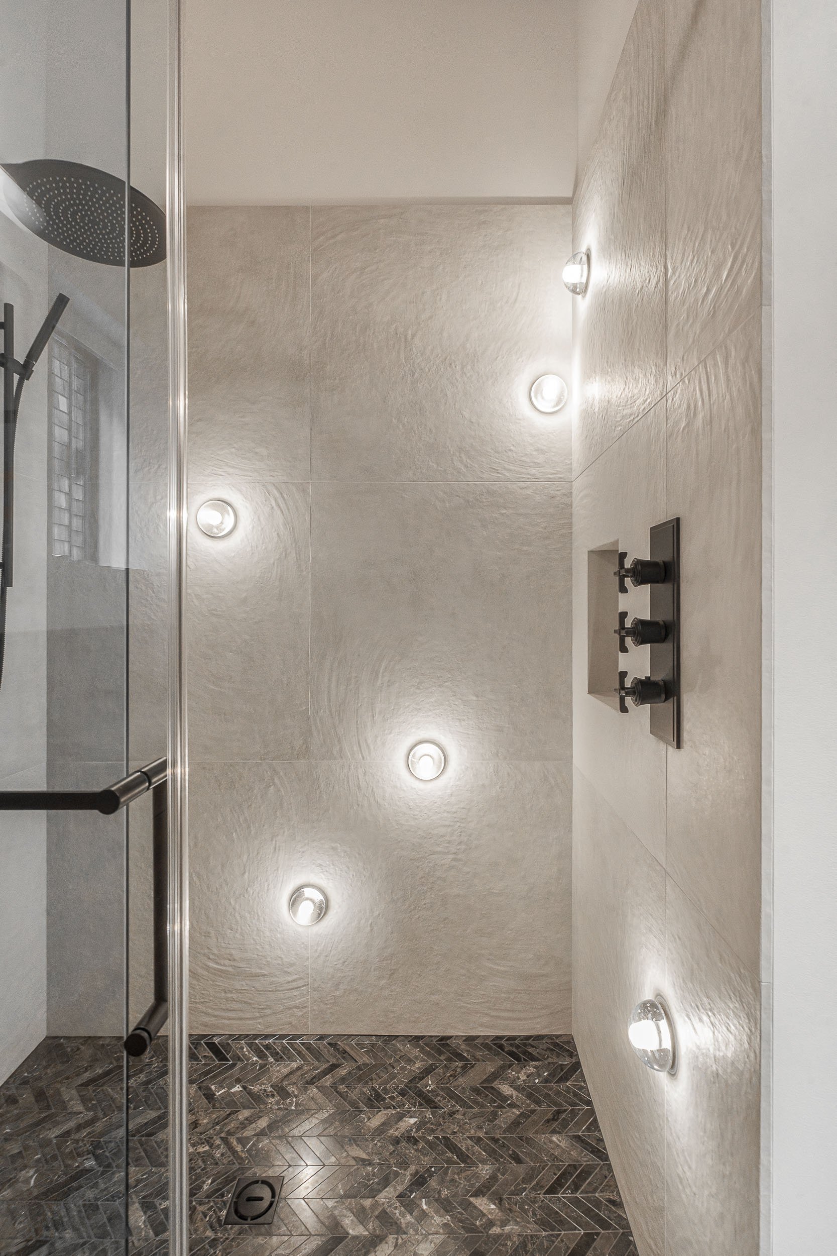 Wakefield exterior approach