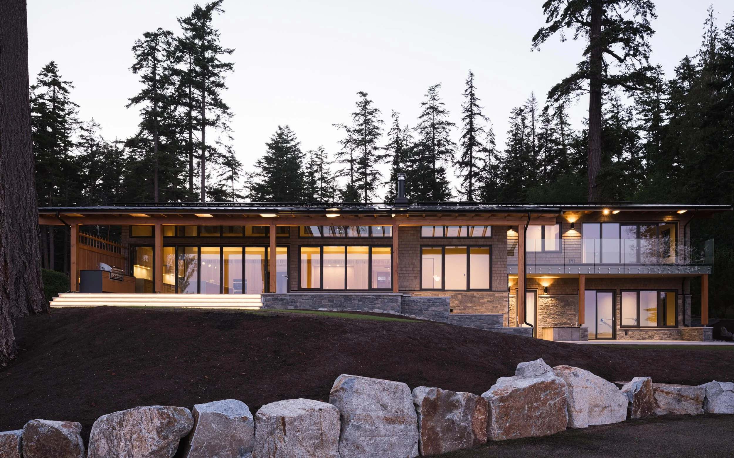 desolation-sound-residence-dusk-elevation-from-the-lawn-architectural-photographer-matt-anthony.jpg